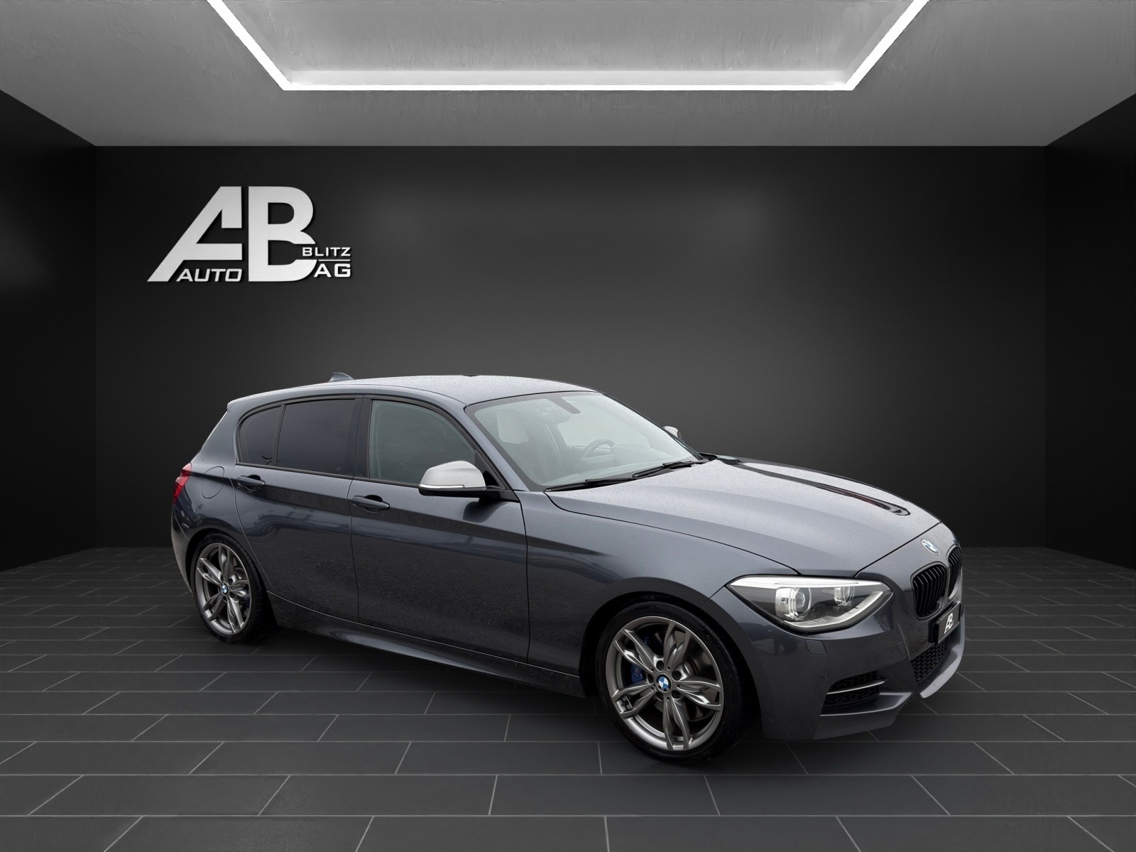 BMW M135i Steptronic-image-5