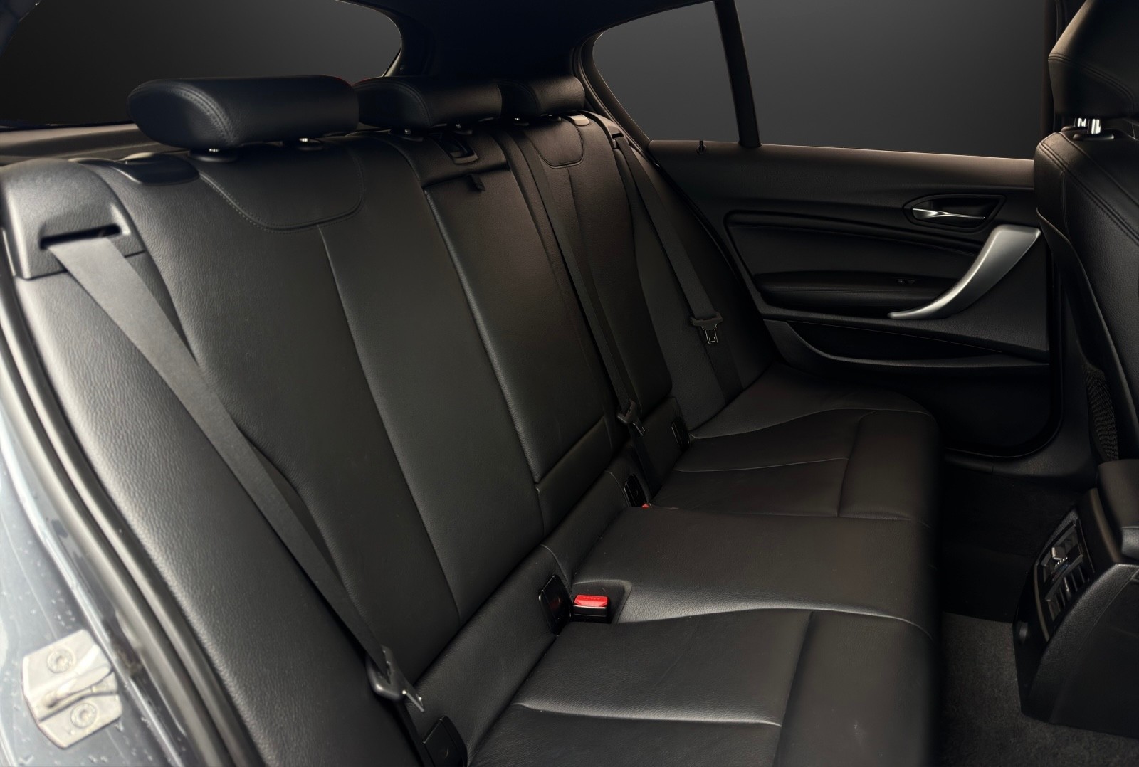BMW M135i Steptronic-image-12
