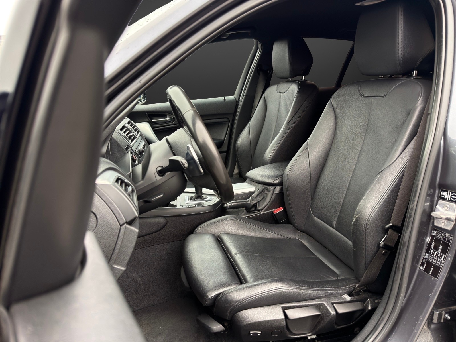 BMW M135i Steptronic-image-6