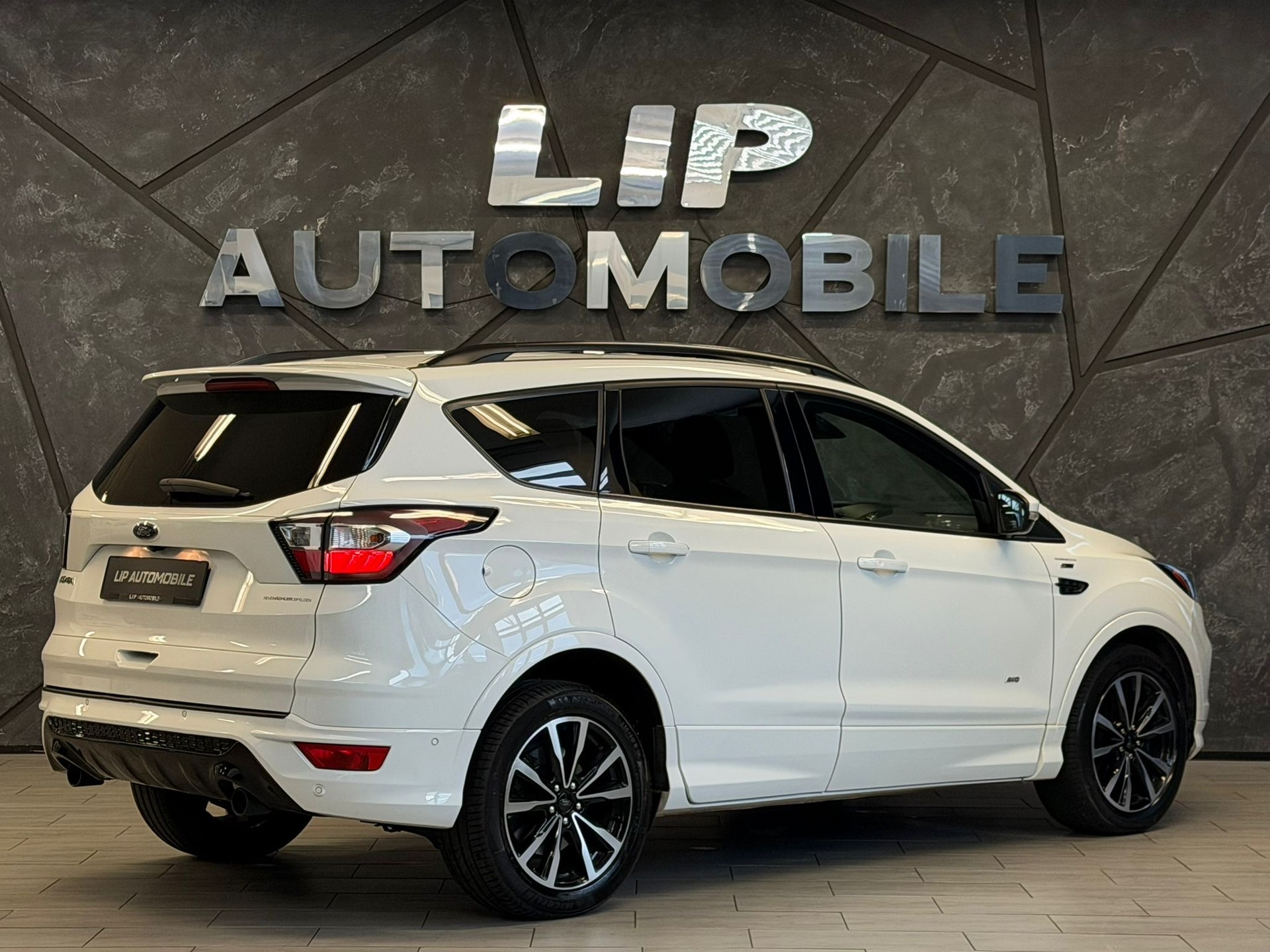 FORD Kuga 2.0 TDCi Carving 4WD PowerShift-image-5