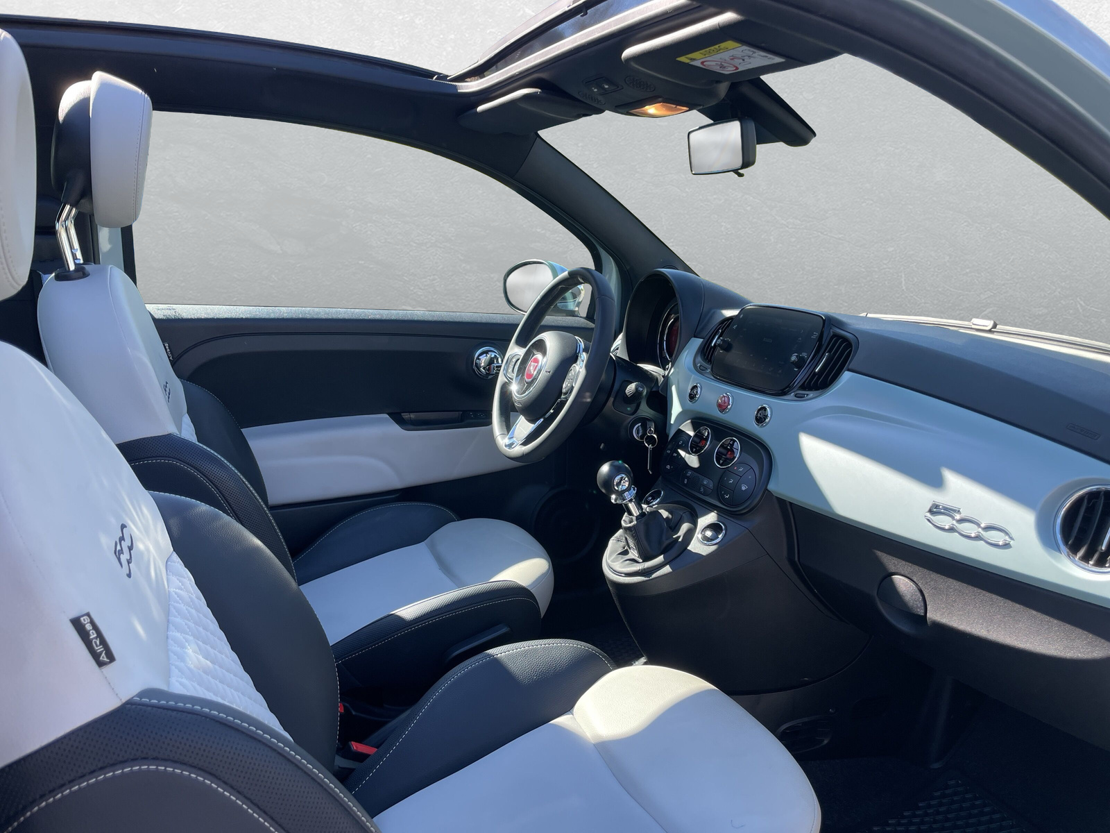 FIAT 500 1.0 Hybrid Dolcevita-image-8
