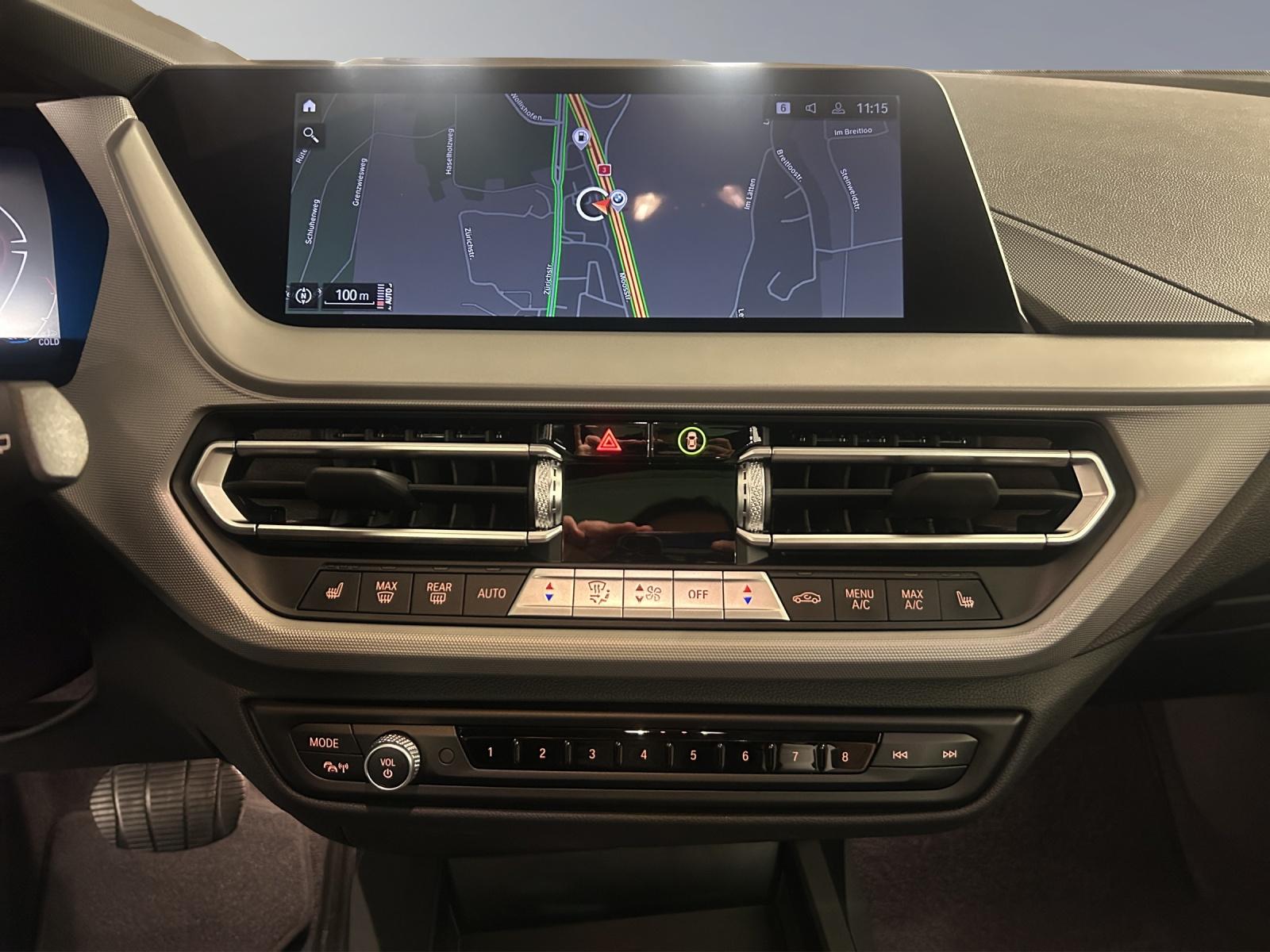 BMW 118i-image-18