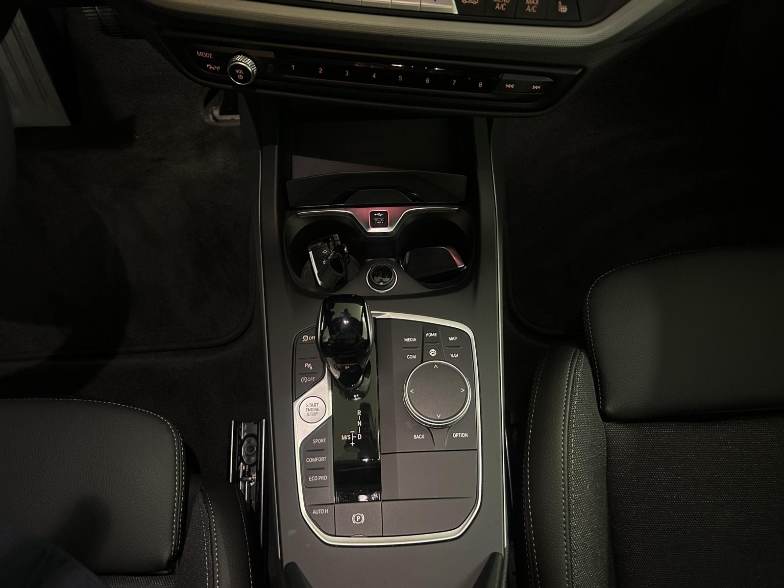 BMW 118i-image-19