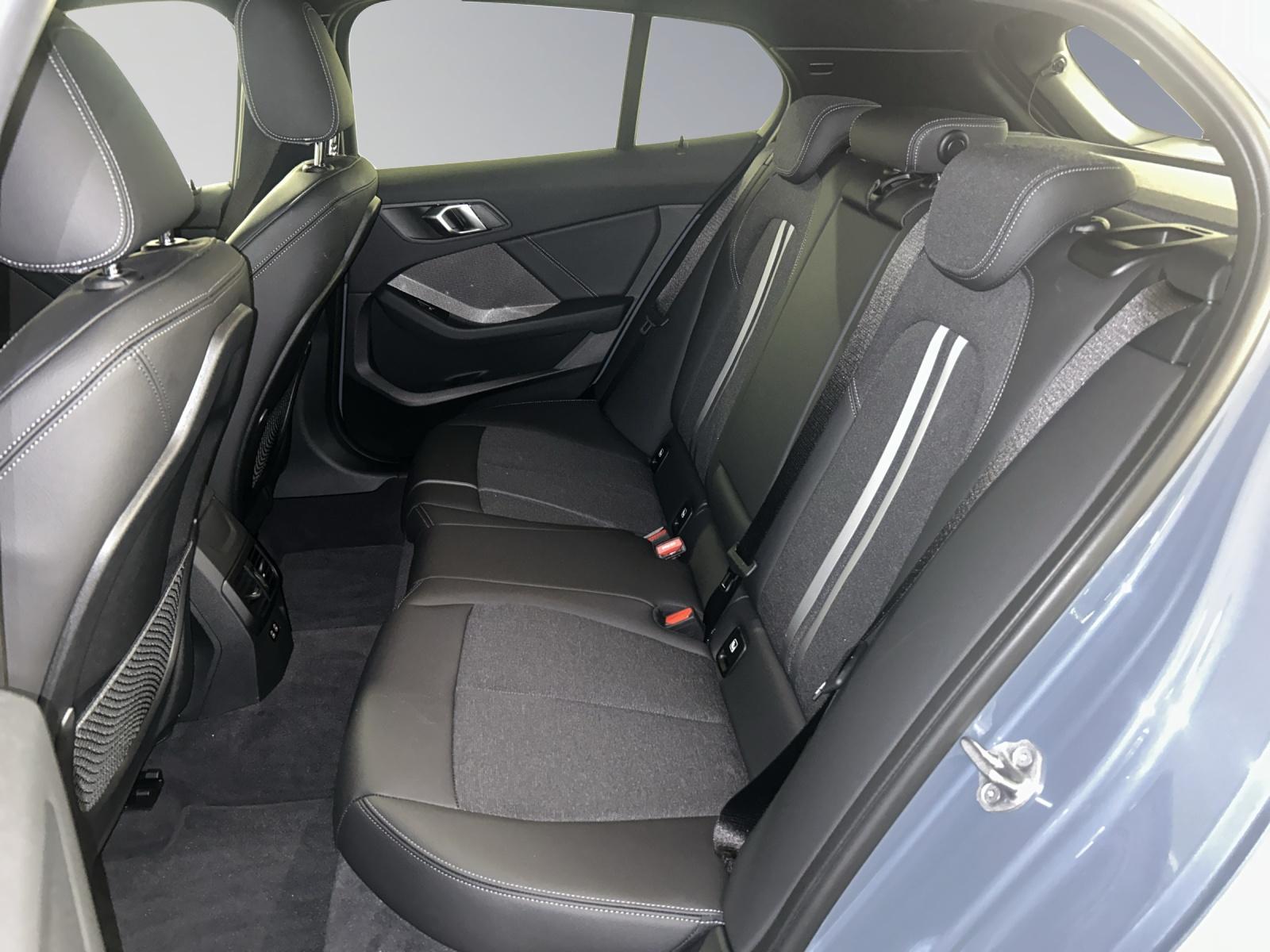 BMW 118i-image-13