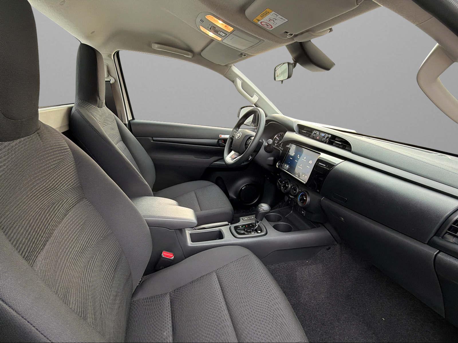TOYOTA Hilux Single Cab.-Pick-up 2.4 D-4D 150 Comfort-image-8