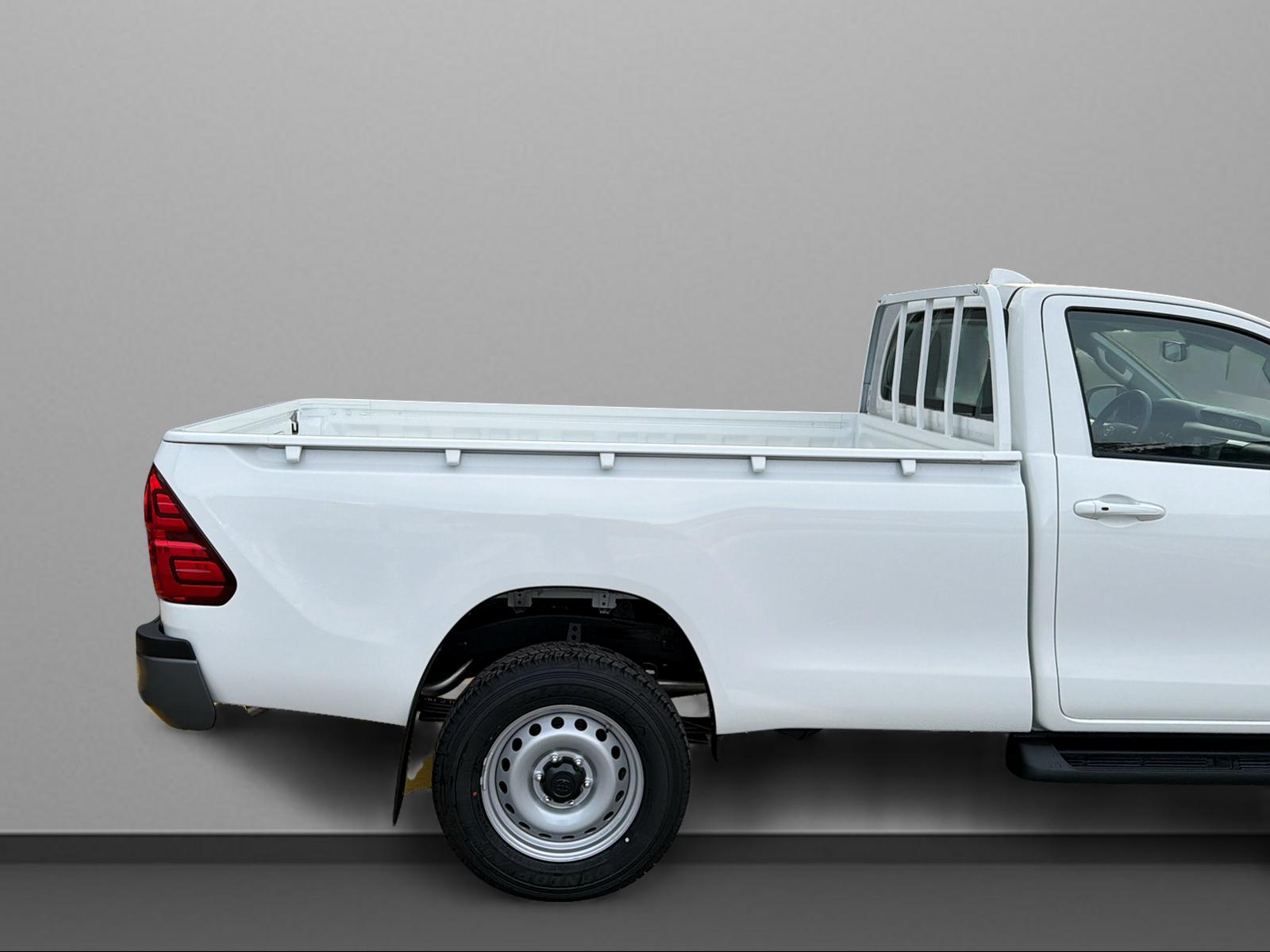 TOYOTA Hilux Single Cab.-Pick-up 2.4 D-4D 150 Comfort-image-6