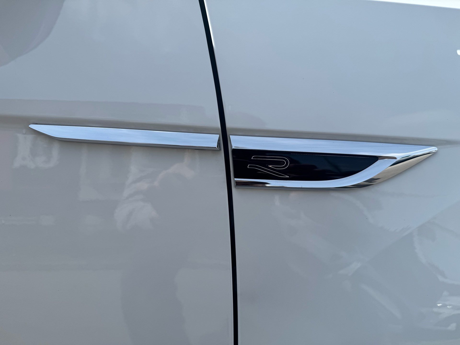 VW T-Roc R-LINE 4MOTION BLACK STYLE *** VOLLAUSSTATTUNG ***-image-12