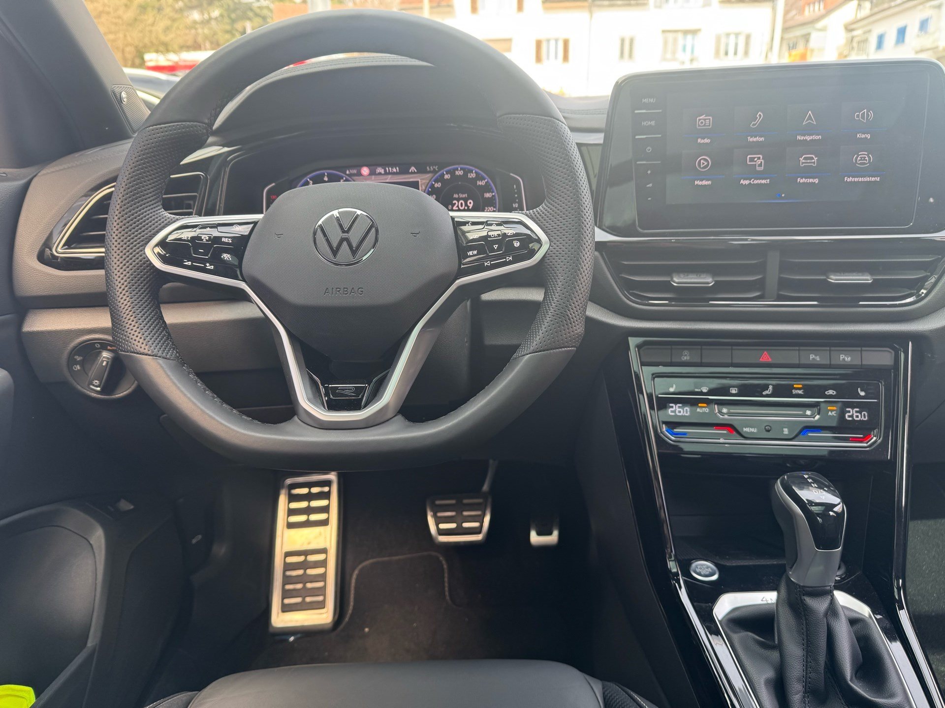 VW T-Roc R-LINE 4MOTION BLACK STYLE *** VOLLAUSSTATTUNG ***-image-8