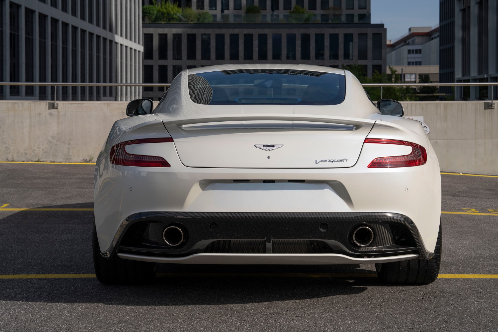 ASTON MARTIN Vanquish V12 5.9-48 Touchtronic 3-image-3
