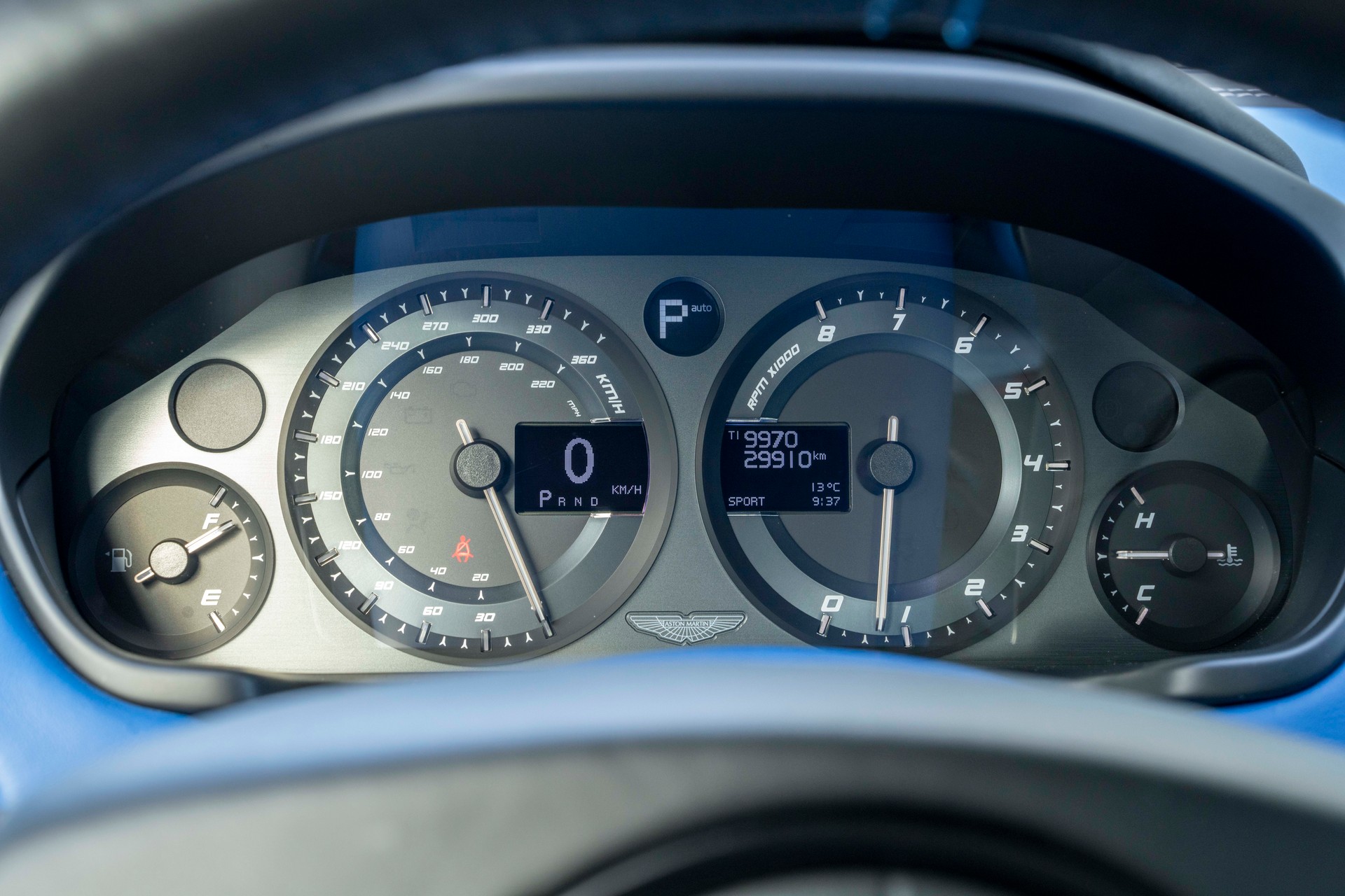 ASTON MARTIN Vanquish V12 5.9-48 Touchtronic 3-image-12