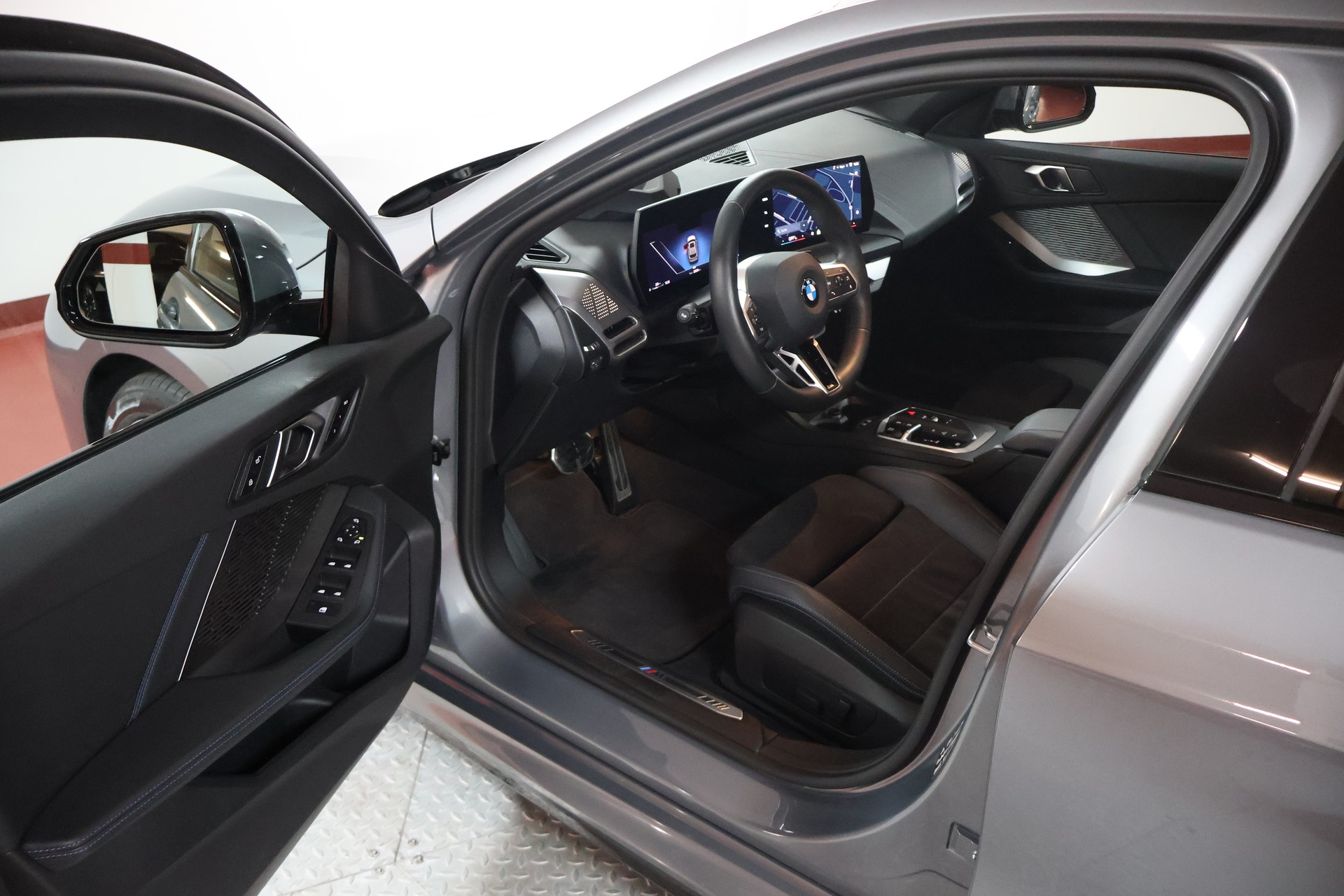 BMW 123 xDrive M Sport Steptronic-image-5