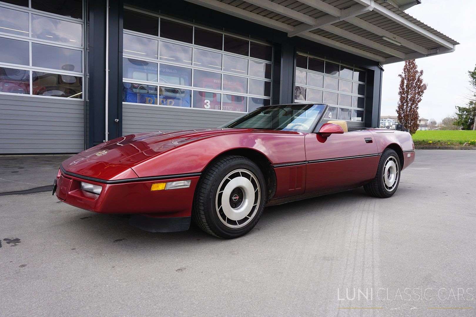 CHEVROLET Corvette C4 5.7 Convertible-showroom-element-1