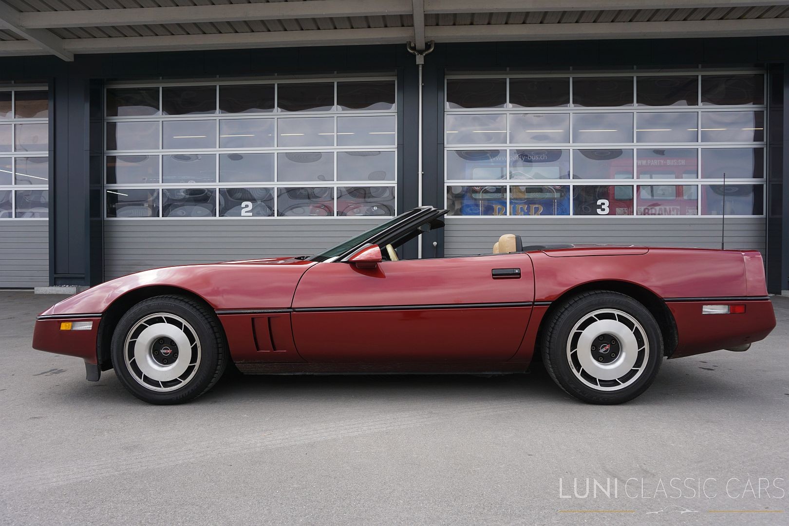 CHEVROLET Corvette C4 5.7 Convertible-showroom-element-2