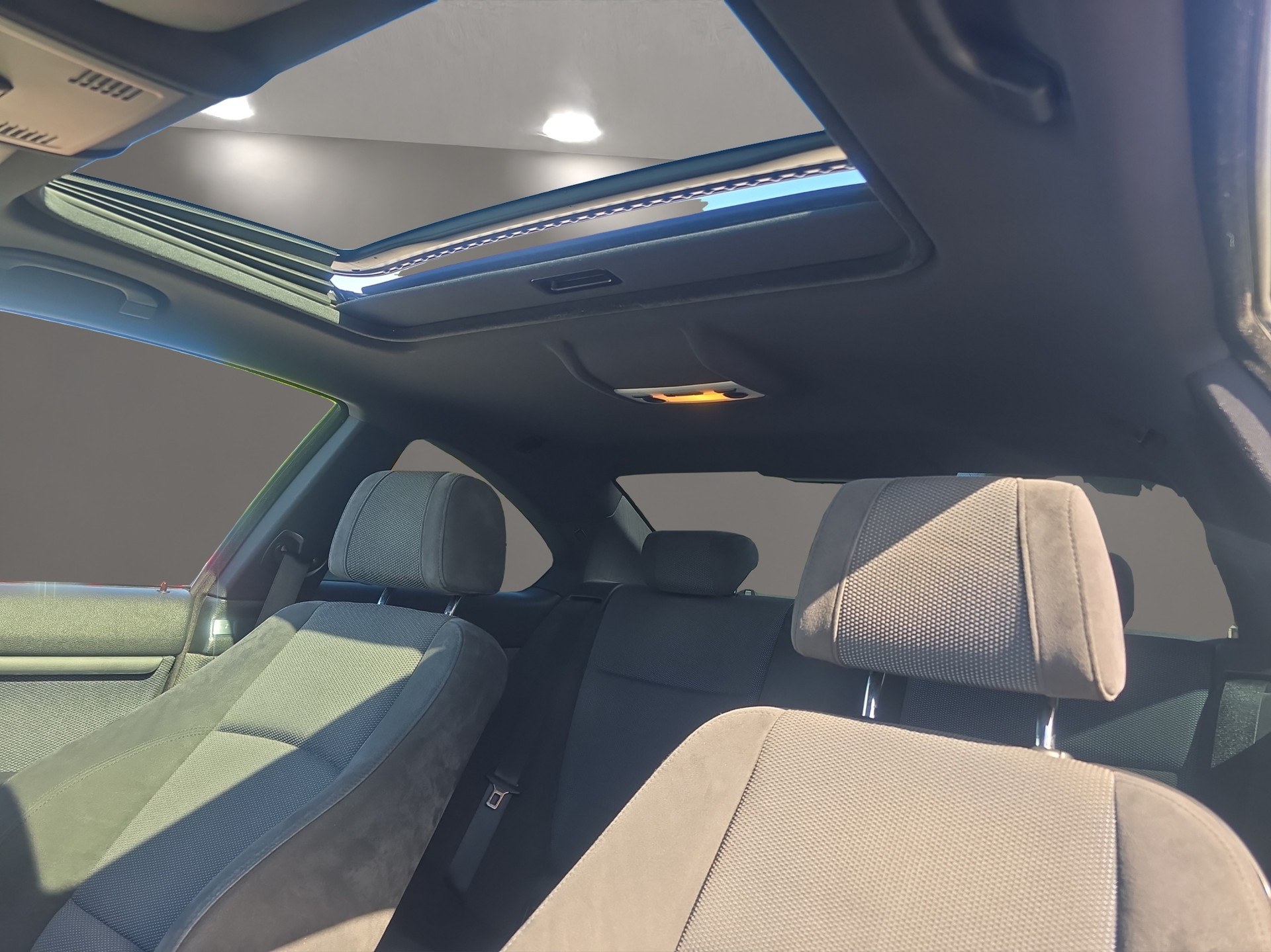 BMW 320d xDrive Coupé Steptronic M-Sport Paket-image-12