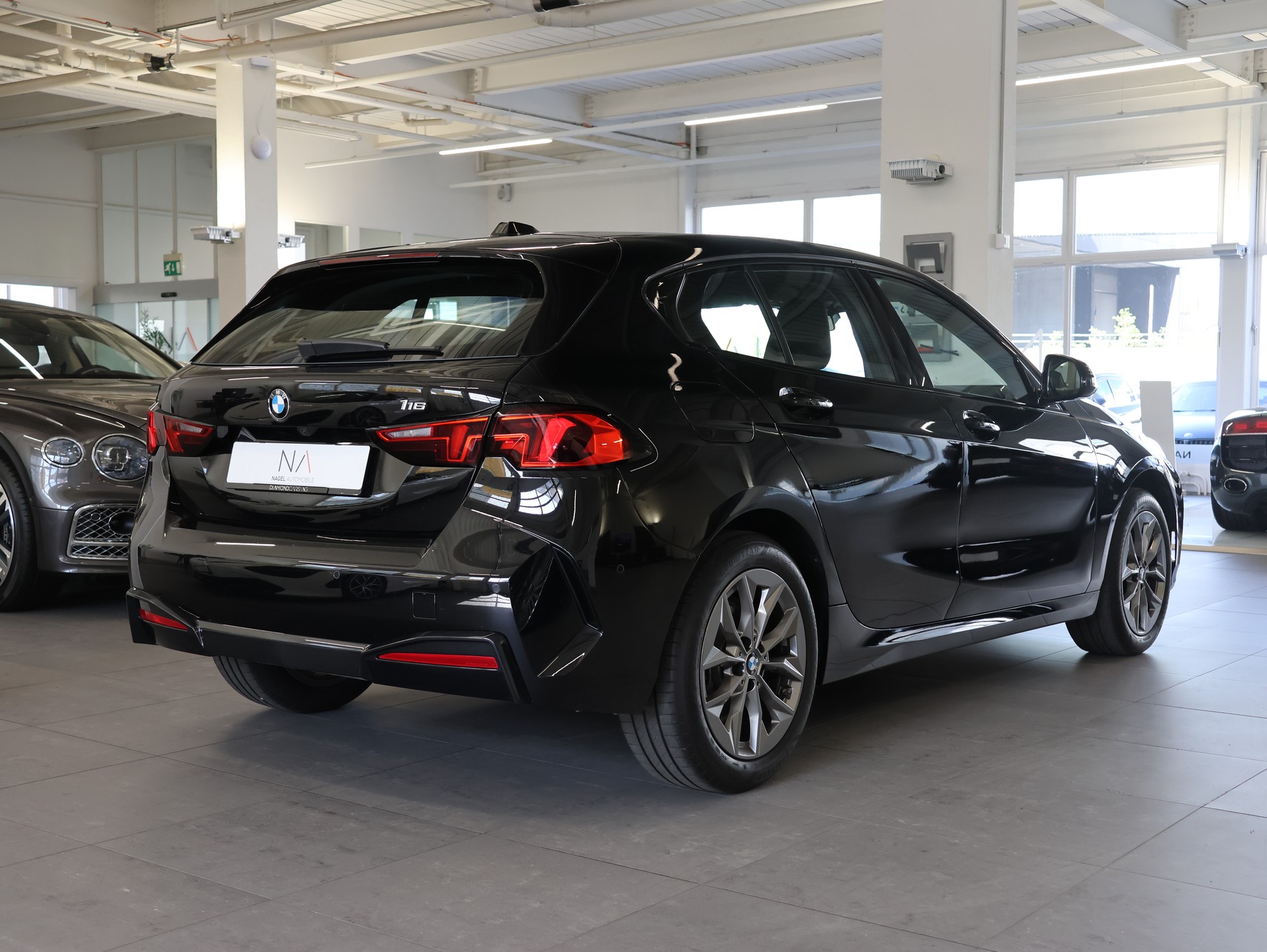 BMW 116 Steptronic M Sport *M-Packet* *Widescreen* *Parkassistent*-image-5