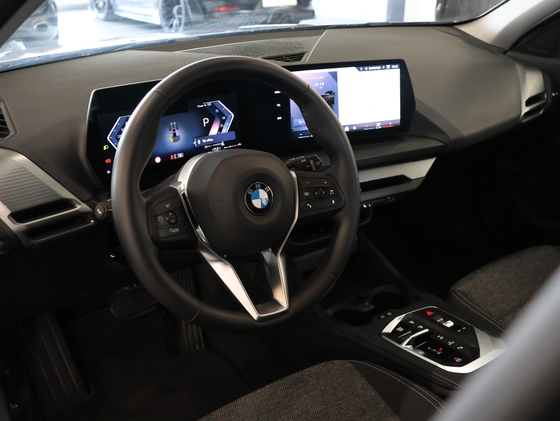 BMW 116 Steptronic M Sport *M-Packet* *Widescreen* *Parkassistent*-image-17