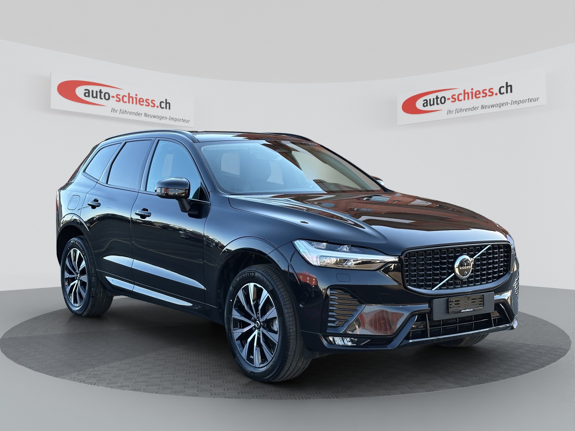 VOLVO XC60 B5 AWD Plus Dark Geartronic-image-0