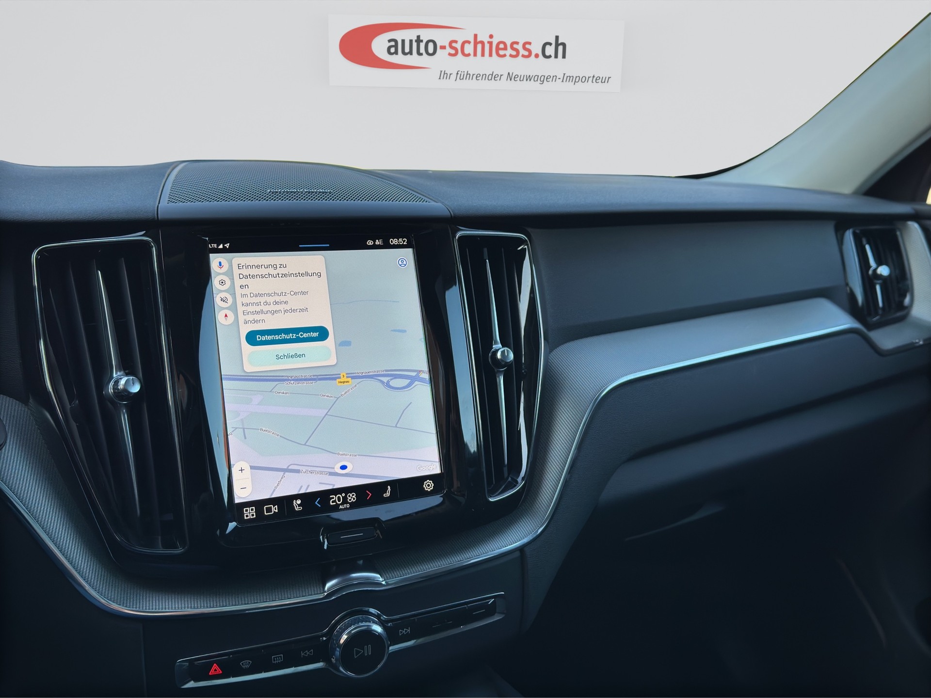 VOLVO XC60 B5 AWD Plus Dark Geartronic-image-12