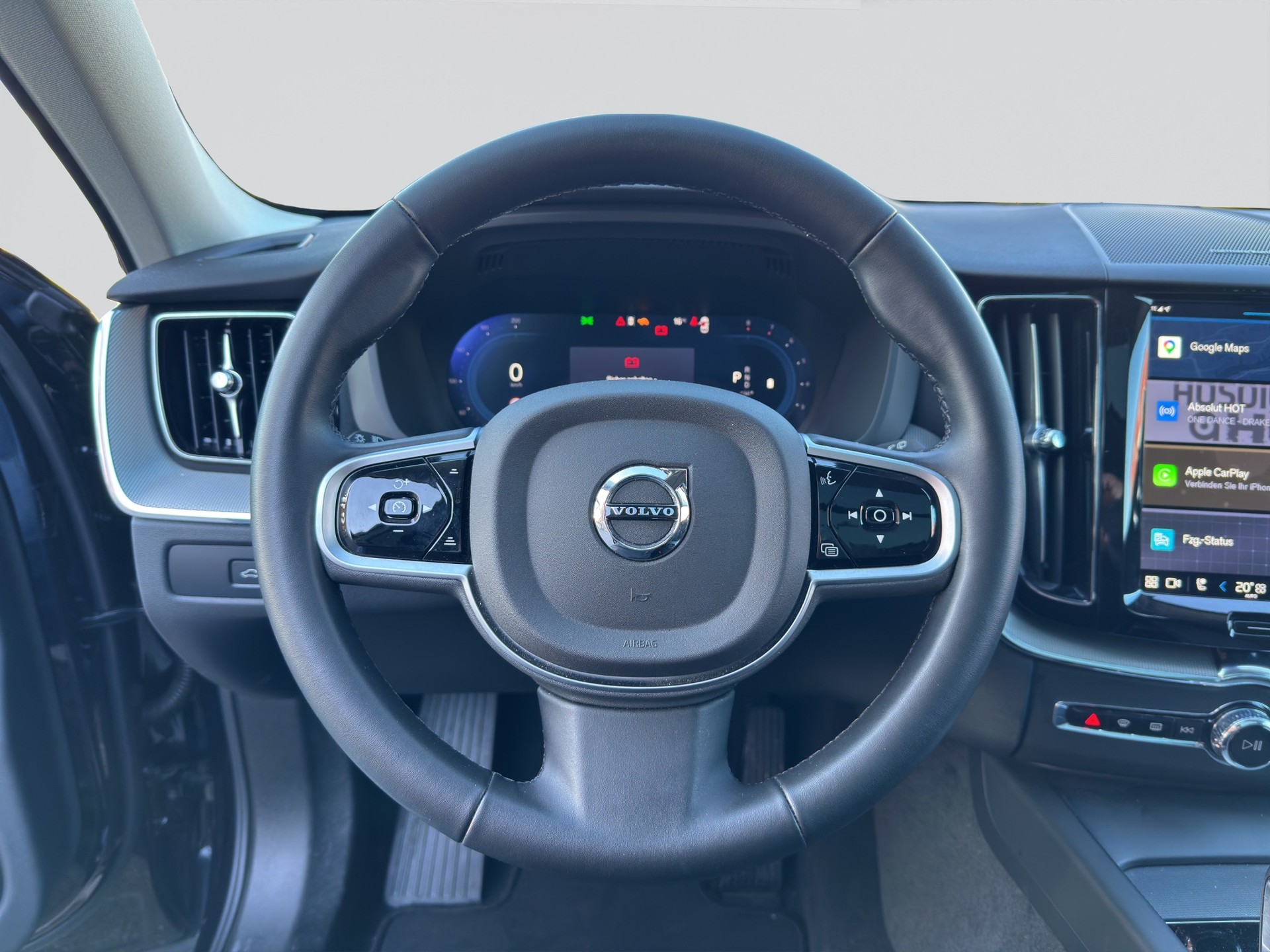 VOLVO XC60 B5 AWD Plus Dark Geartronic-image-10