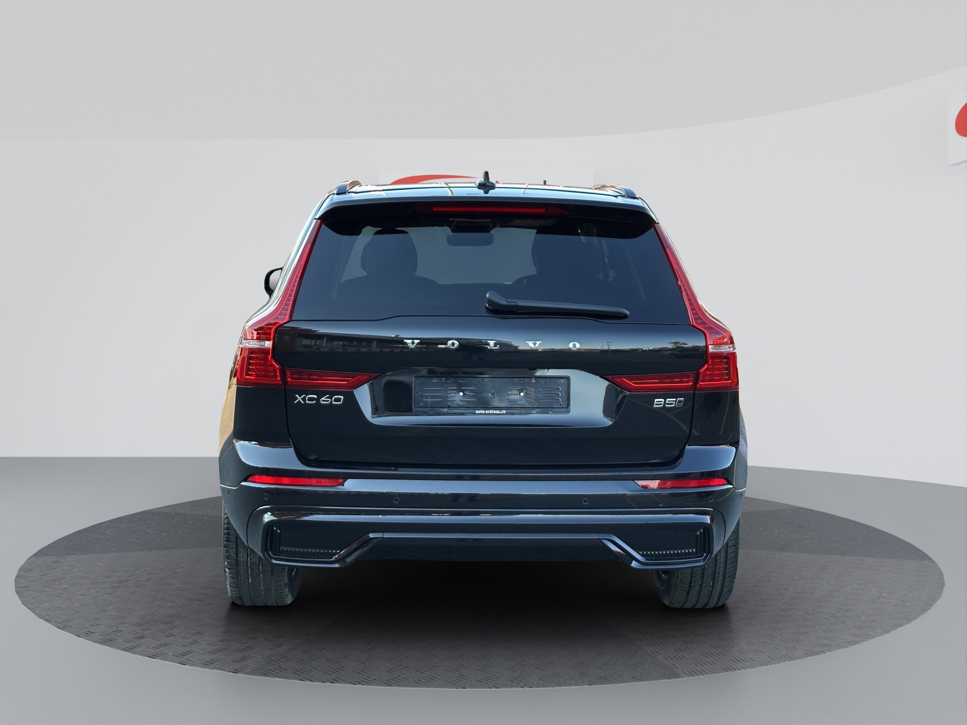VOLVO XC60 B5 AWD Plus Dark Geartronic-image-3