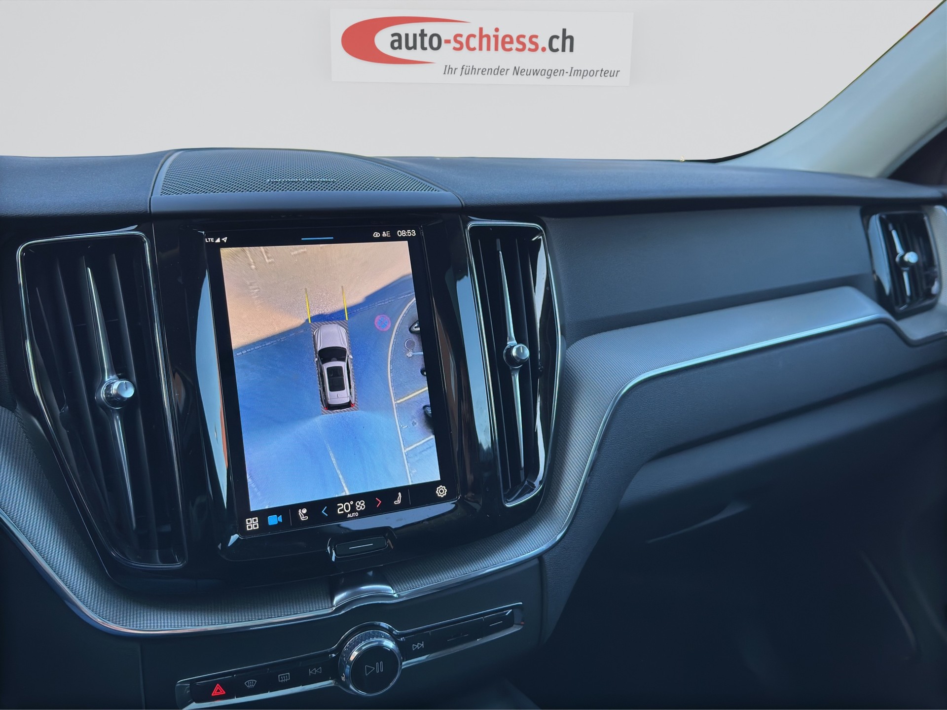 VOLVO XC60 B5 AWD Plus Dark Geartronic-image-14