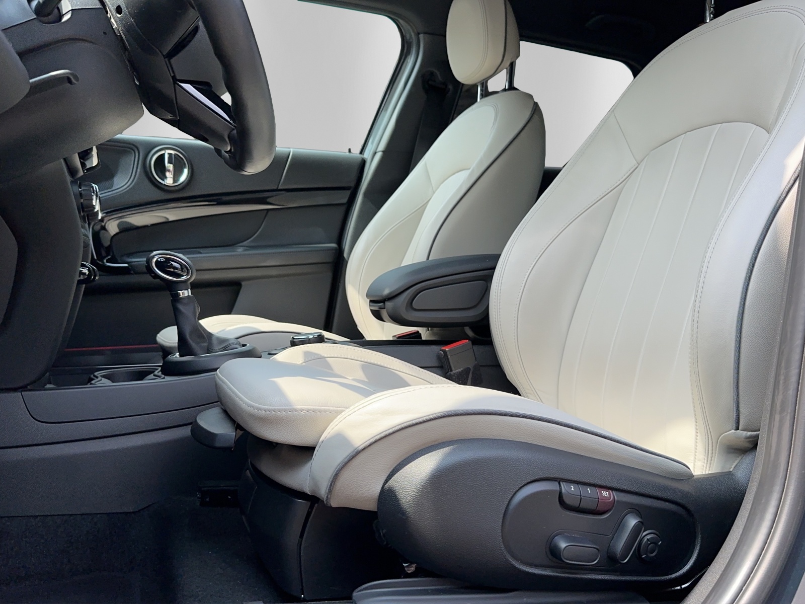 MINI Countryman Cooper SD ALL4-image-11