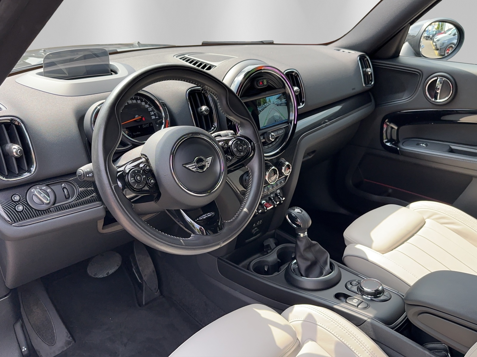 MINI Countryman Cooper SD ALL4-image-13