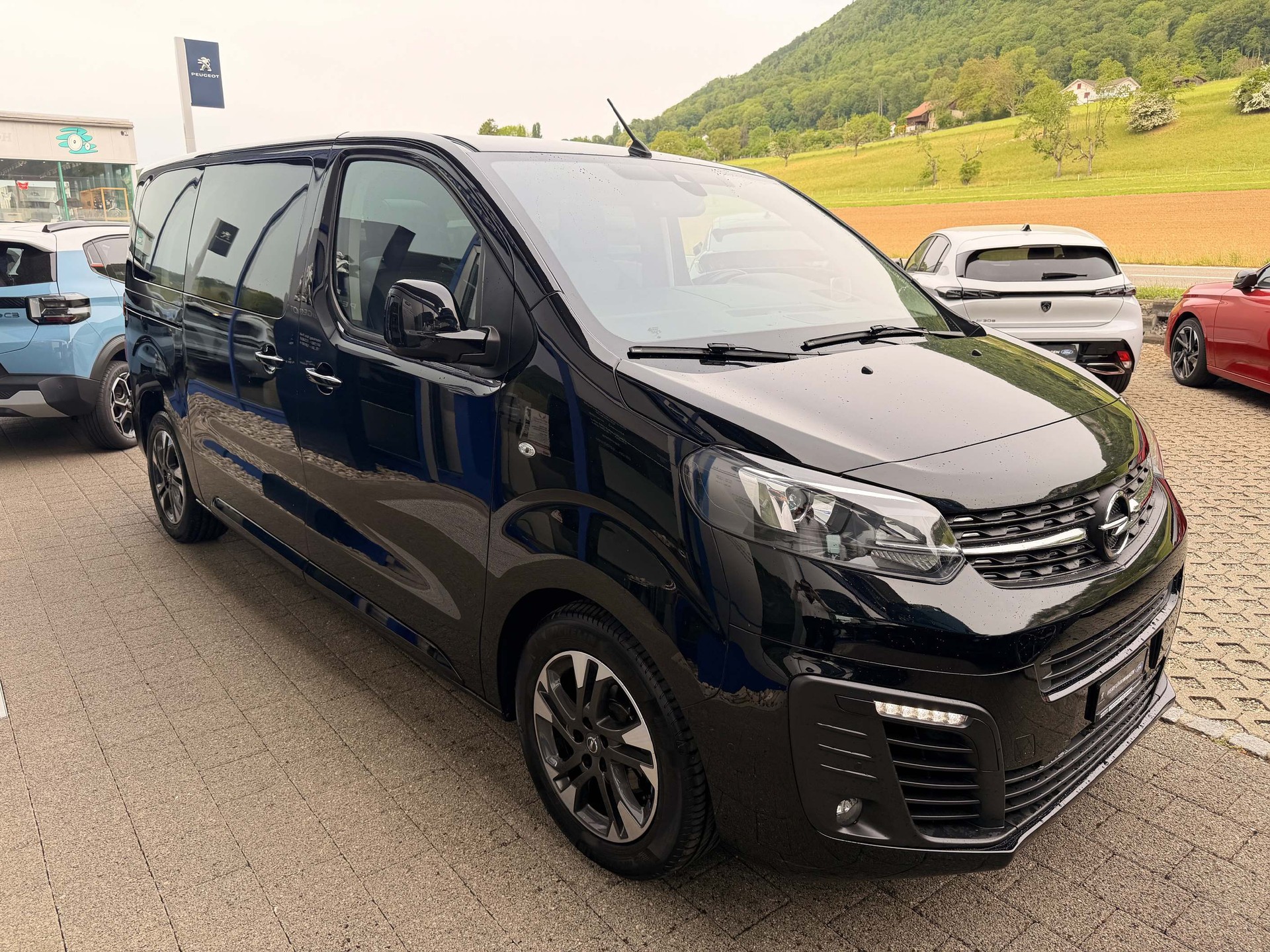 OPEL Zafira Life M 2.0 CDTI 177 Black Edition 2'300kg Anhängelast-showroom-element-3
