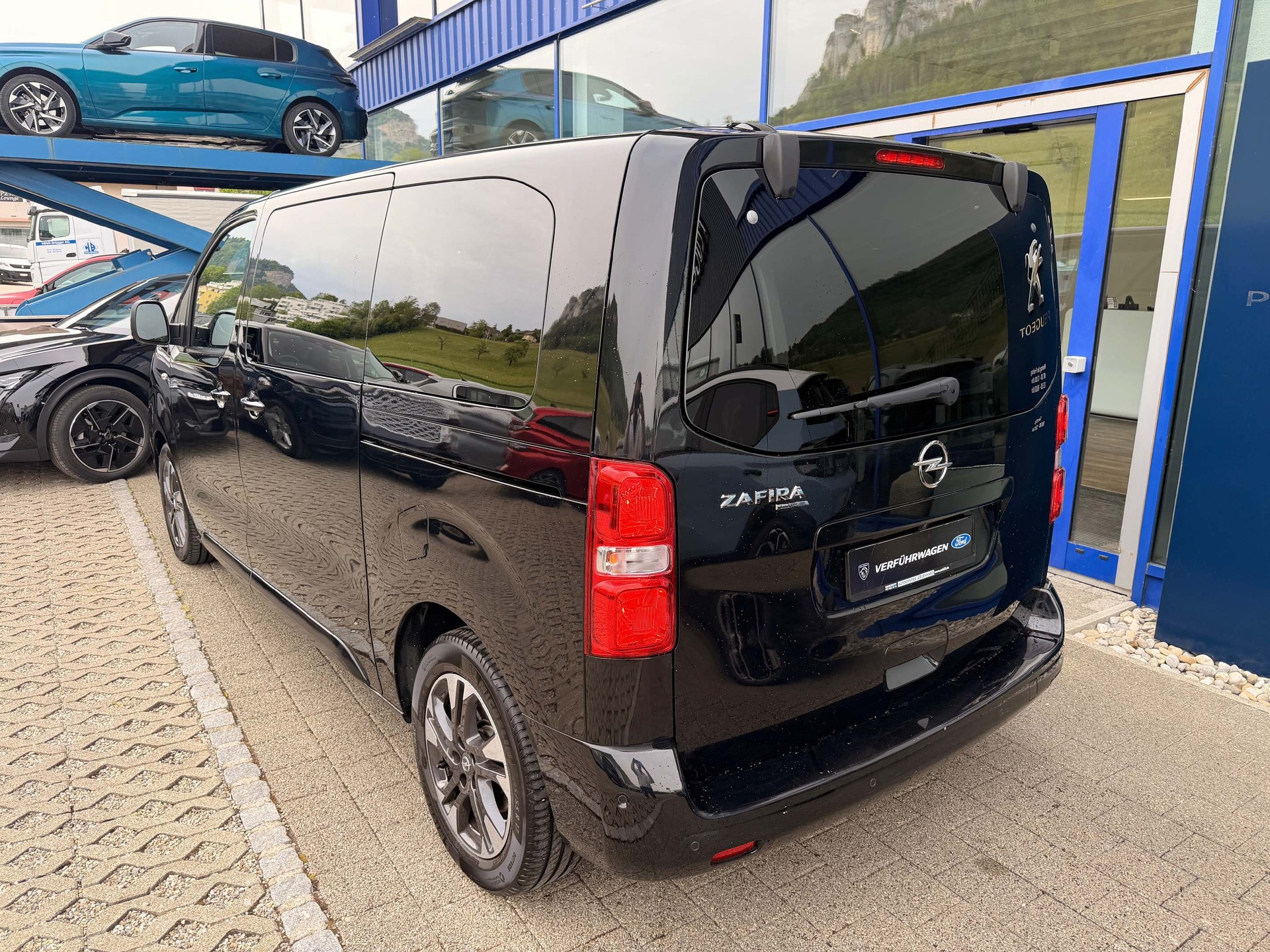 OPEL Zafira Life M 2.0 CDTI 177 Black Edition 2'300kg Anhängelast-image-5