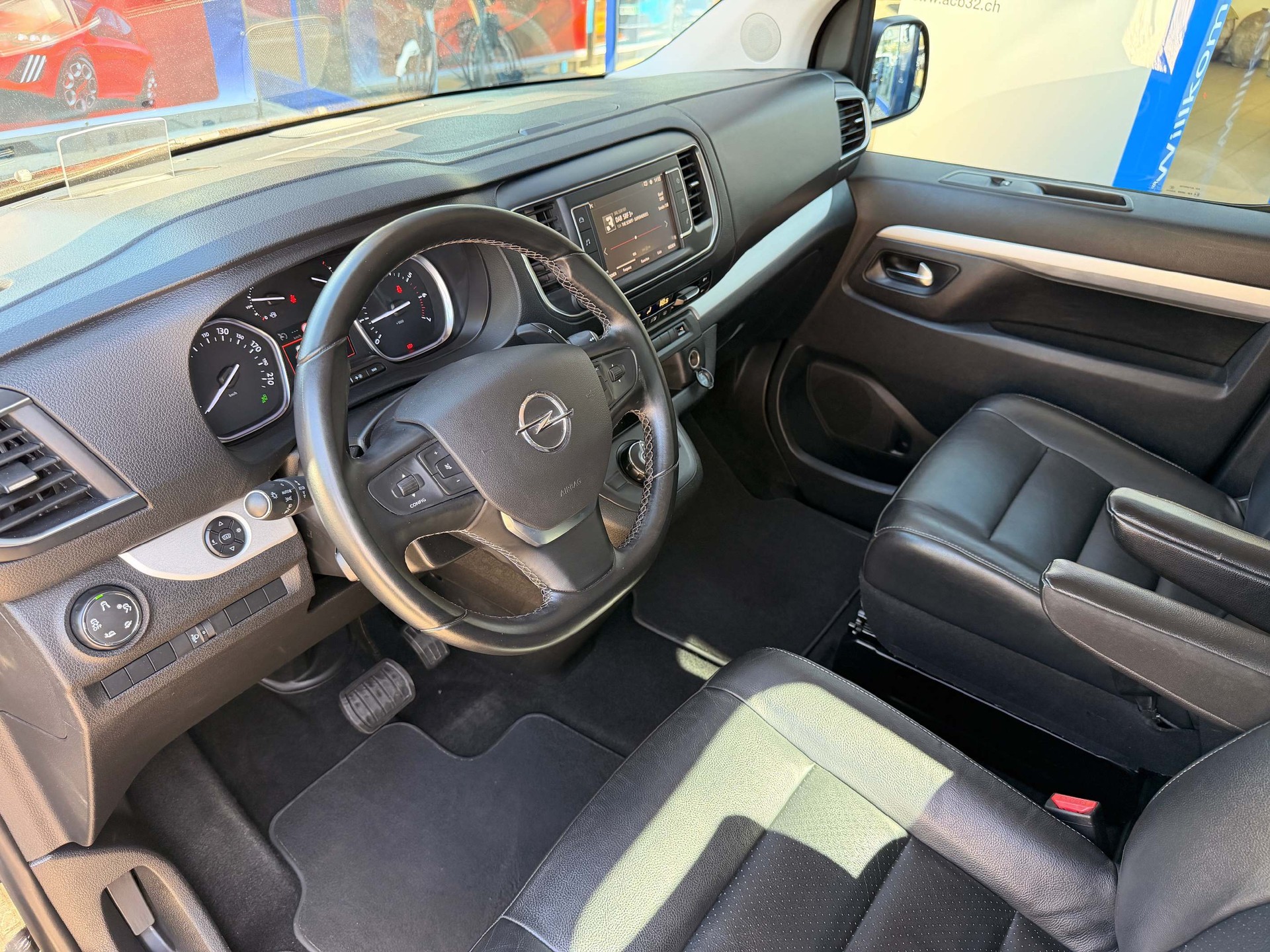 OPEL Zafira Life M 2.0 CDTI 177 Black Edition 2'300kg Anhängelast-image-13