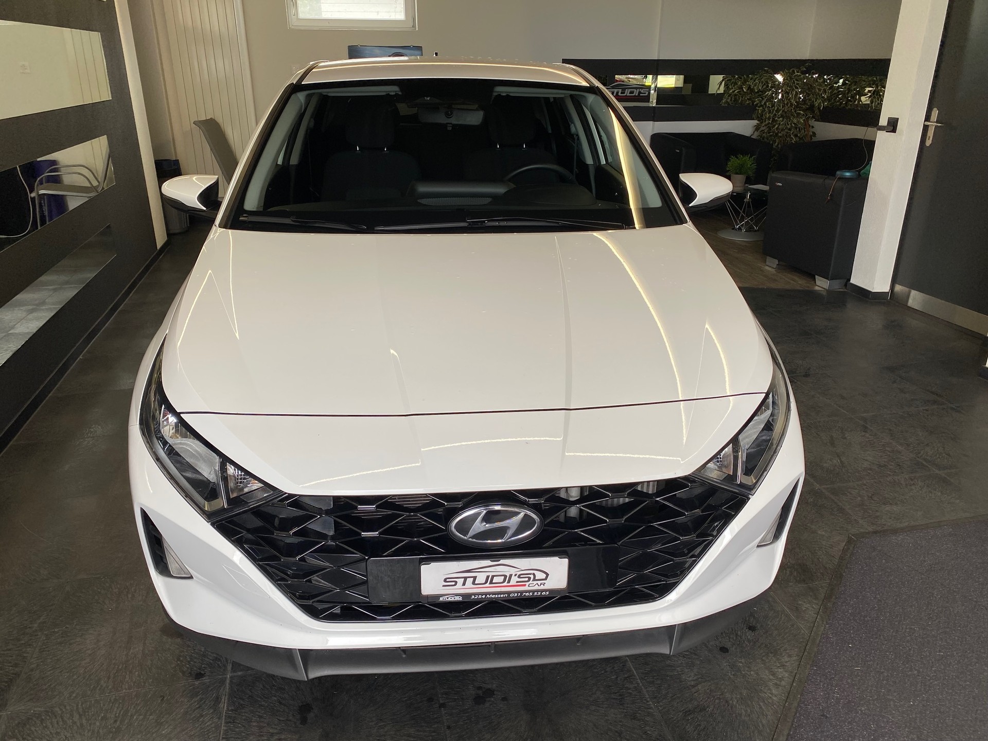 HYUNDAI i20 1.0 T-GDi Amplia DCT Gepflegtes CH-Fahrzeug-image-1