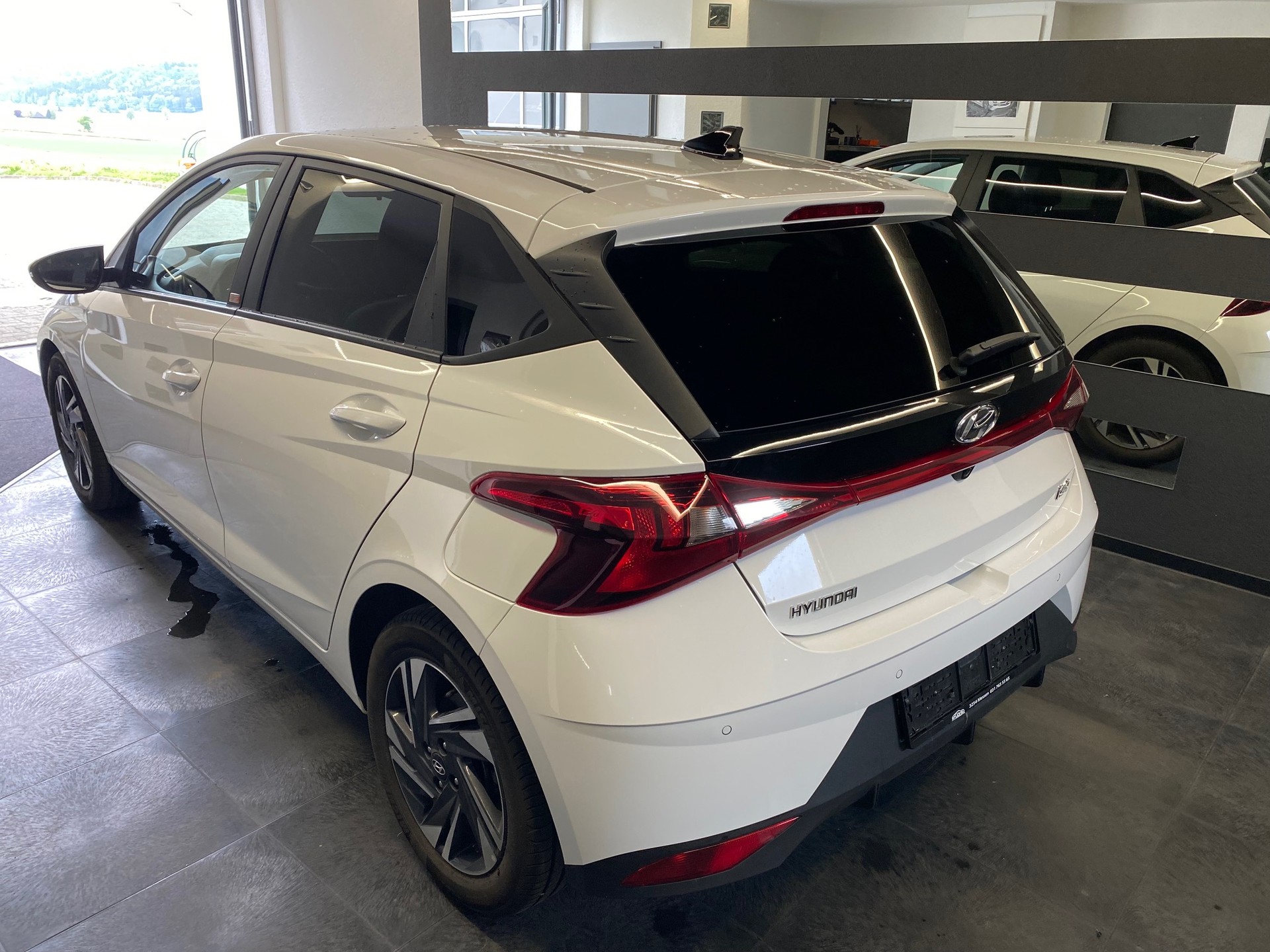 HYUNDAI i20 1.0 T-GDi Amplia DCT Gepflegtes CH-Fahrzeug-image-2