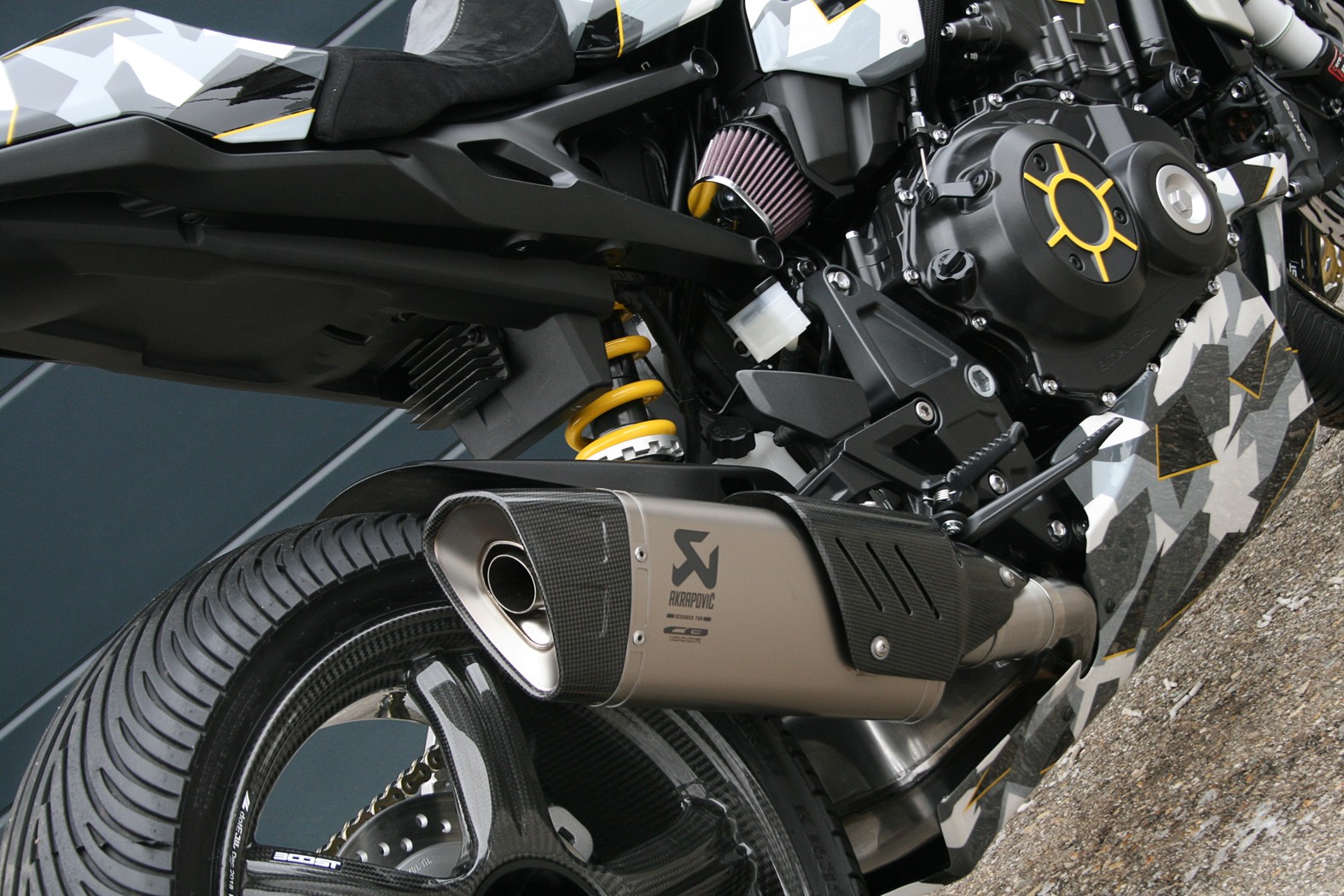 HONDA CB 1000 R ABS-showroom-element-3