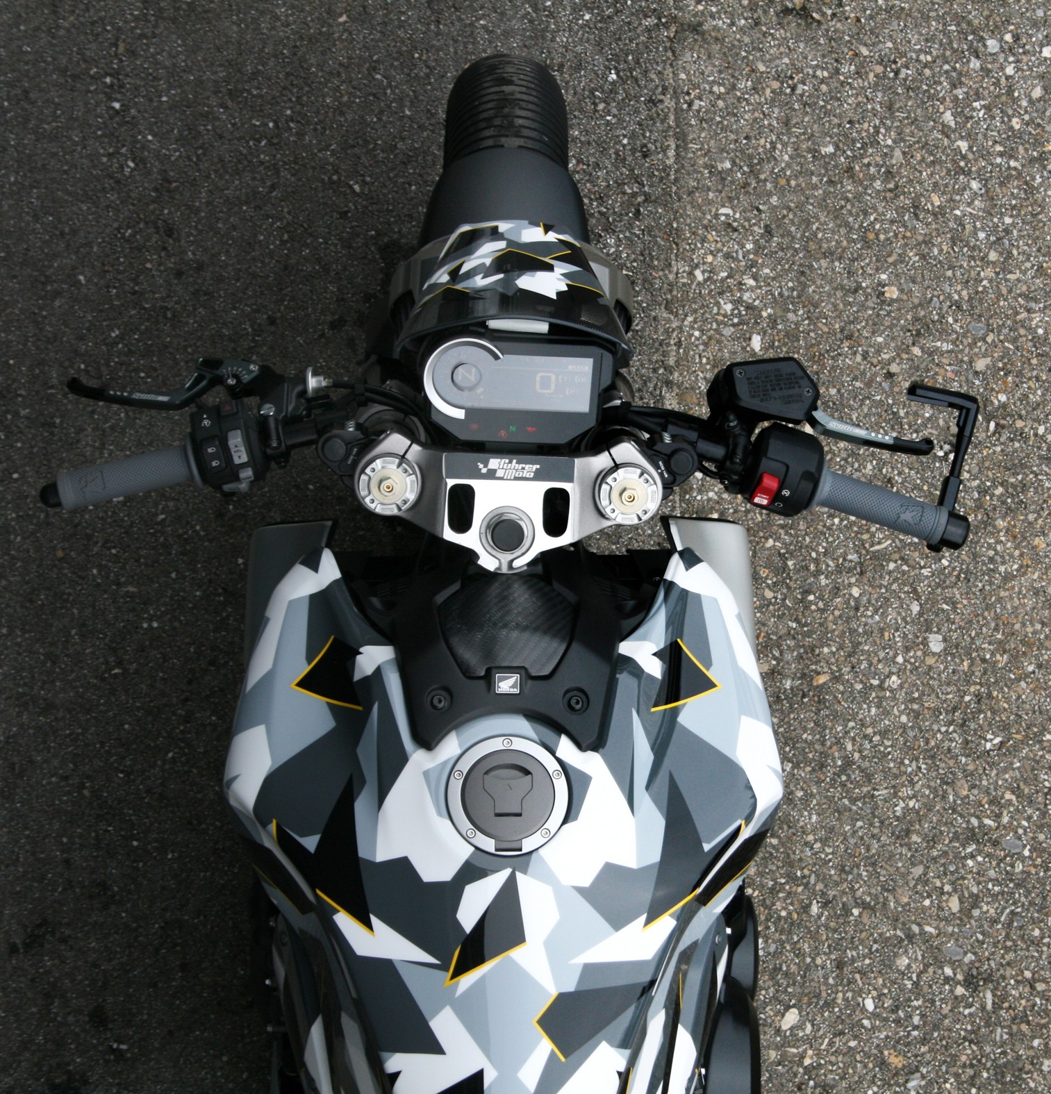 HONDA CB 1000 R ABS-image-11