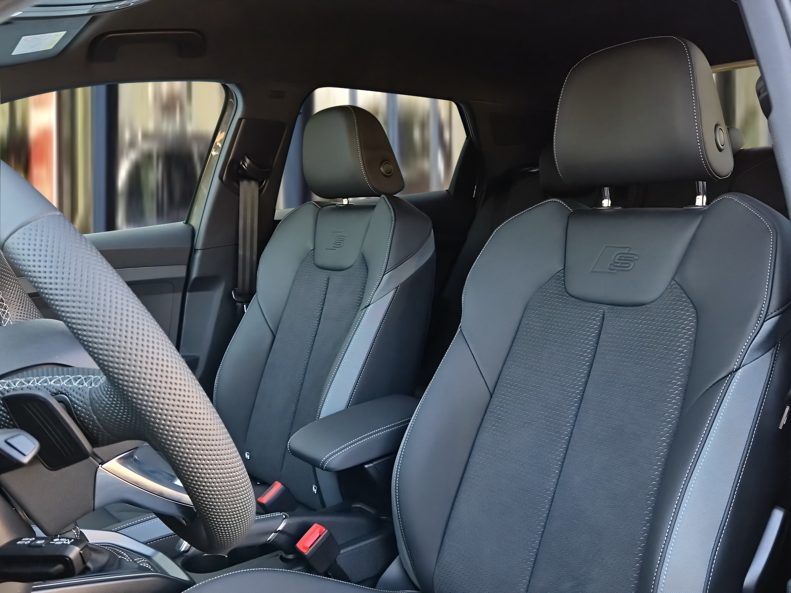AUDI A1 Sportback 35 TFSI S Line S-tronic Chronusgrau Metallic-image-7