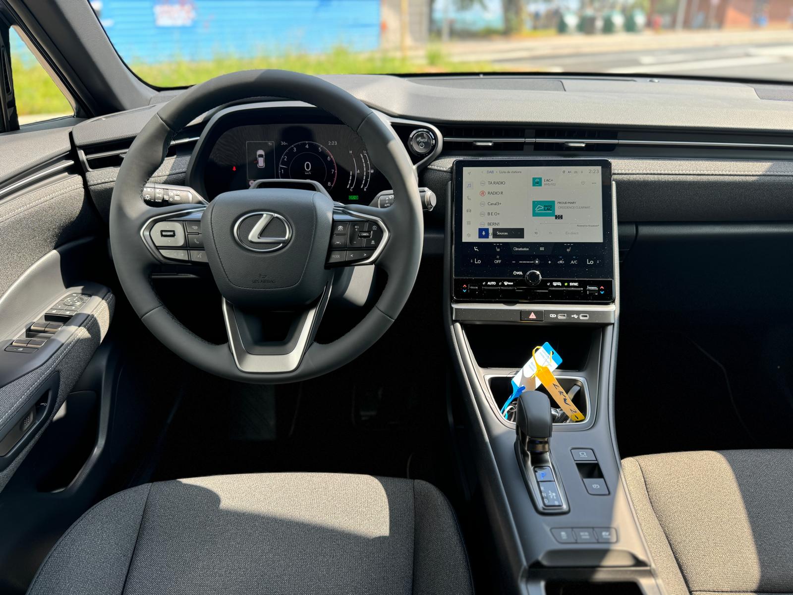 LEXUS LBX FWD Impression CVT-image-4