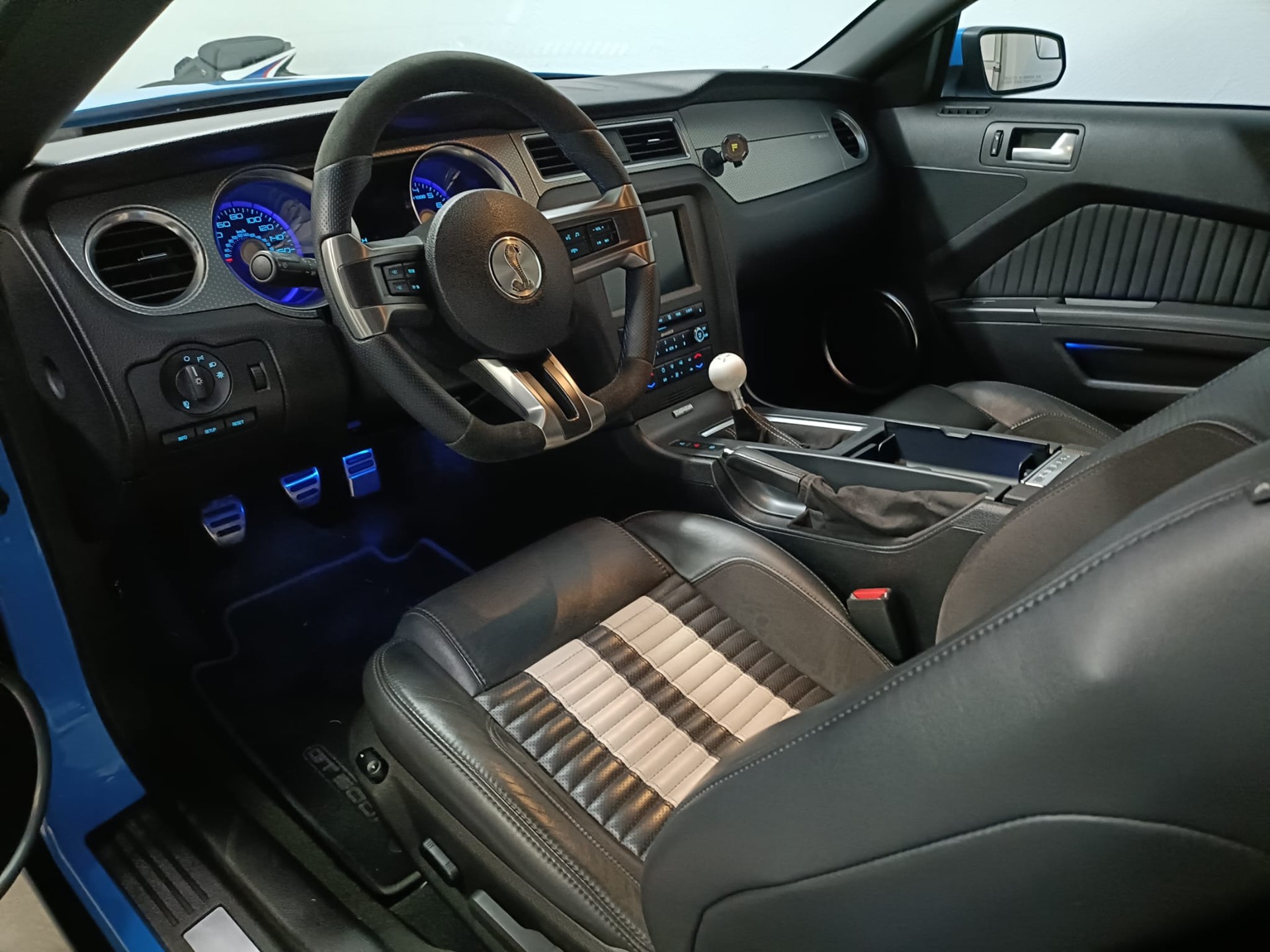 FORD Shelby GT 500-image-3