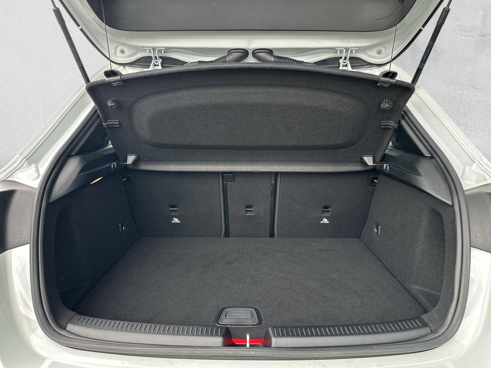 MERCEDES-BENZ A 250 e AMG Line (CH)-image-10