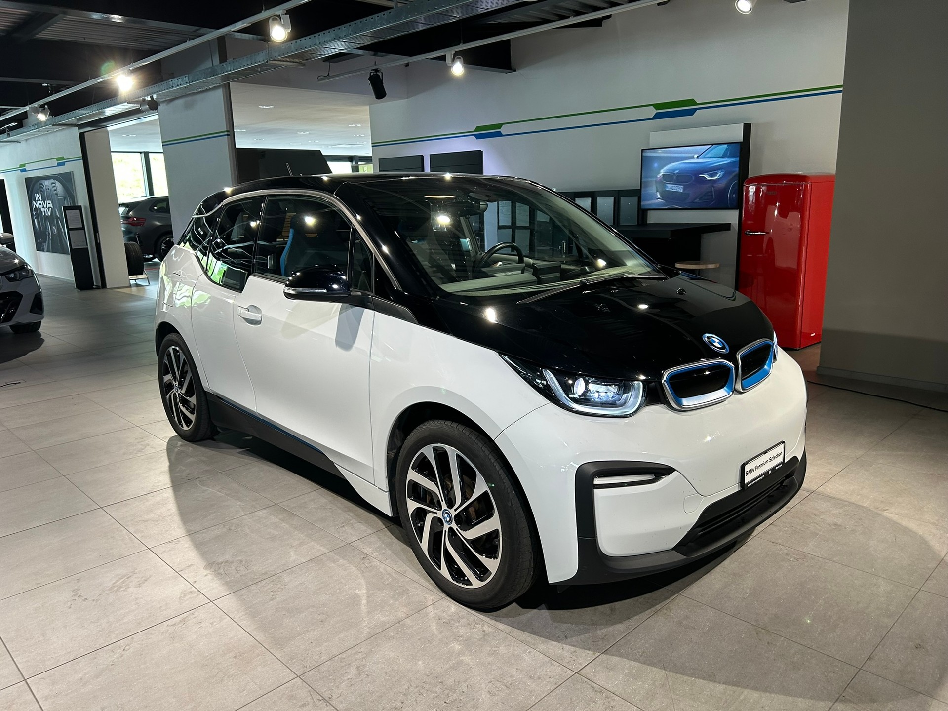 BMW i3 (120Ah)-image-0