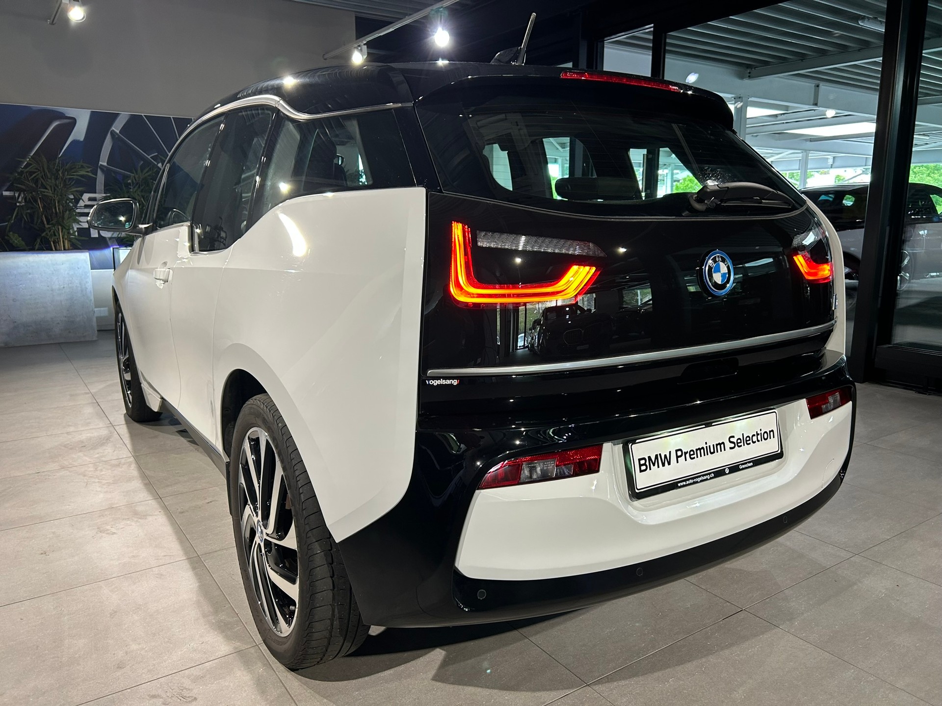 BMW i3 (120Ah)-image-11