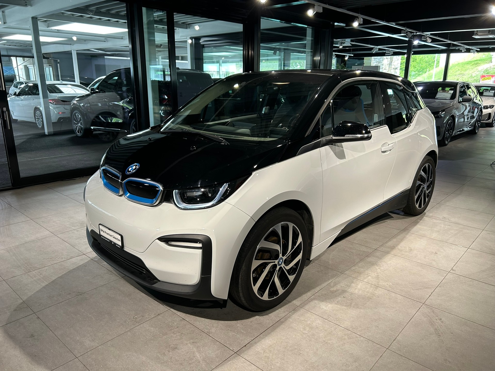 BMW i3 (120Ah)-image-4