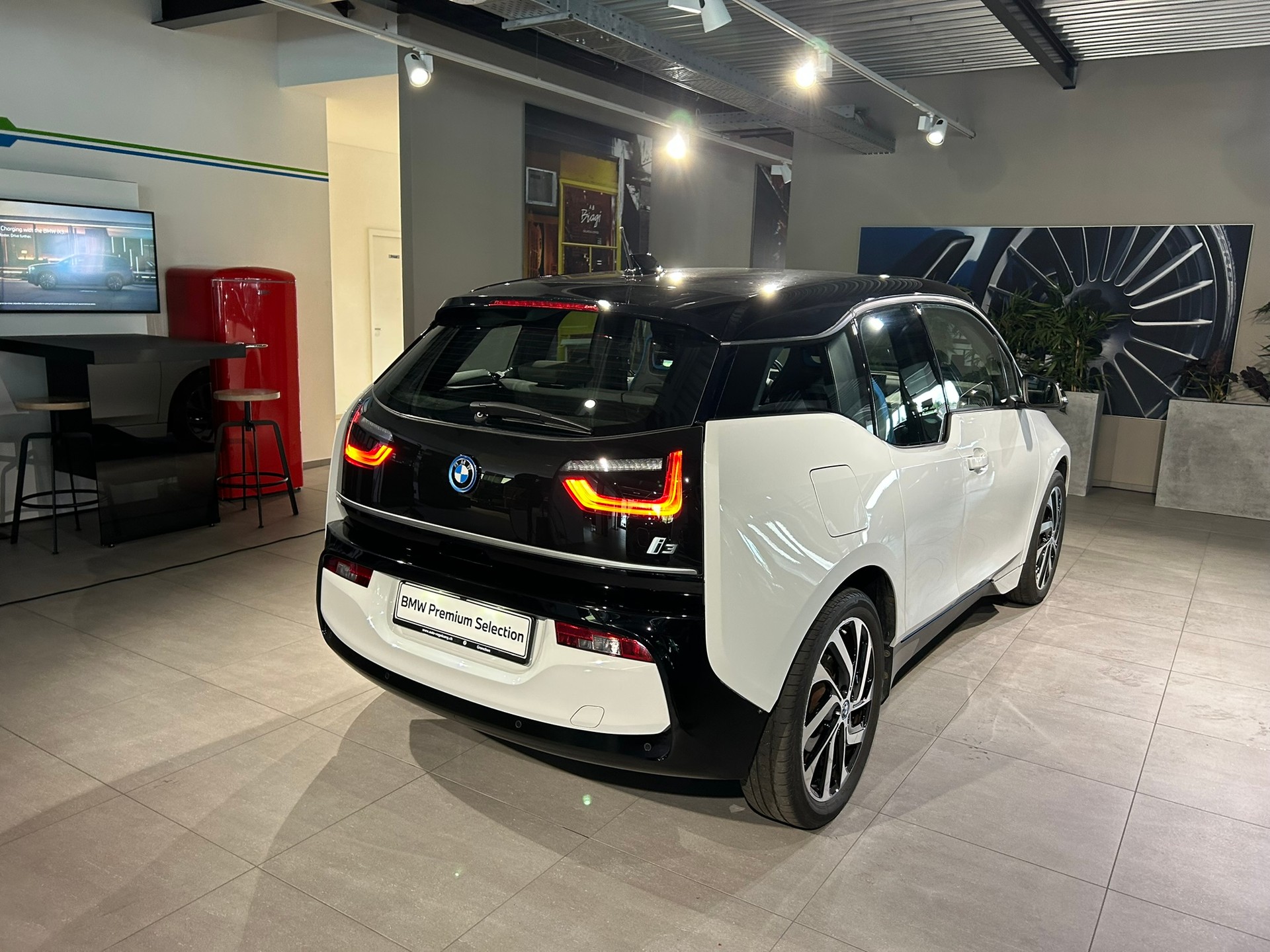 BMW i3 (120Ah)-image-14