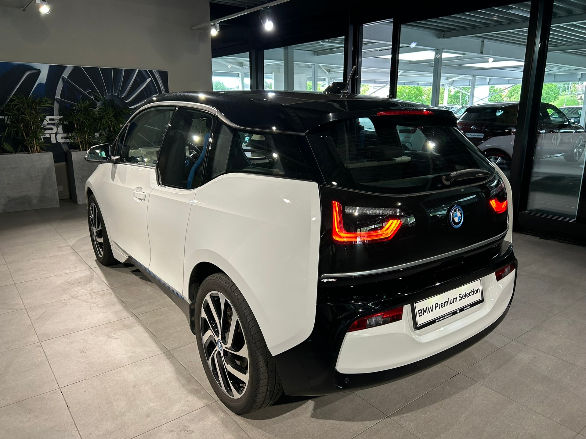 BMW i3 (120Ah)-image-10