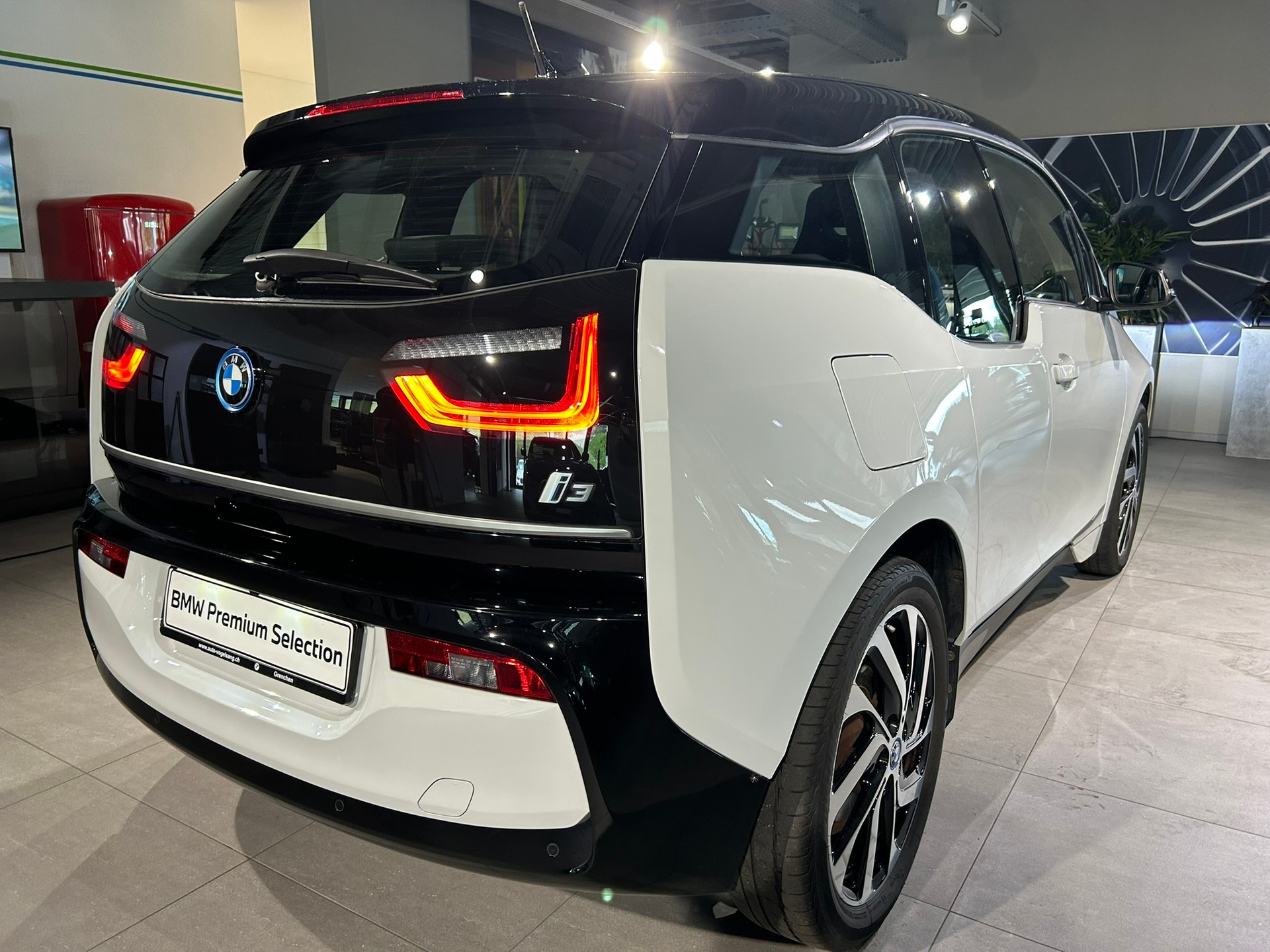 BMW i3 (120Ah)-image-17