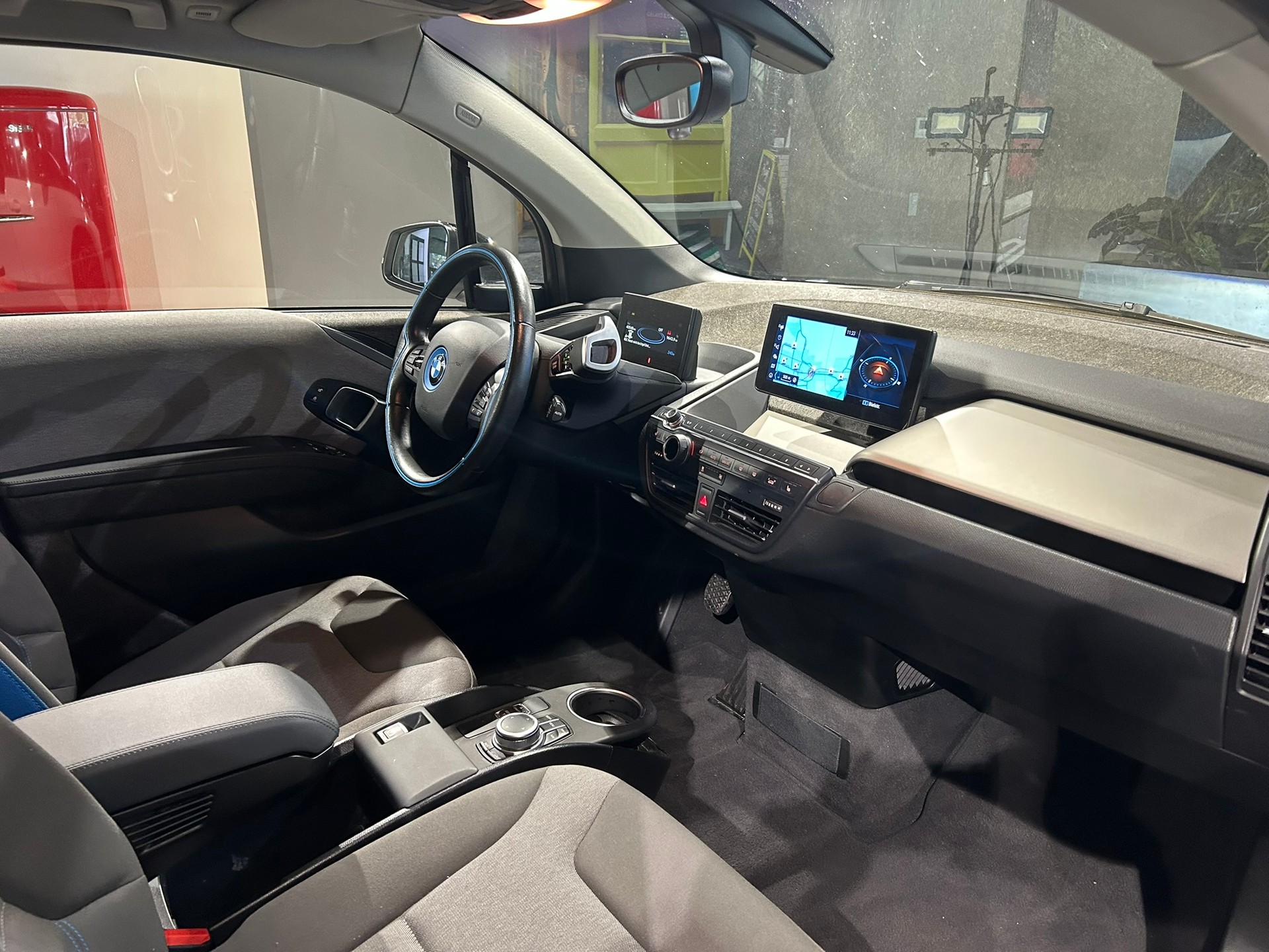 BMW i3 (120Ah)-image-26