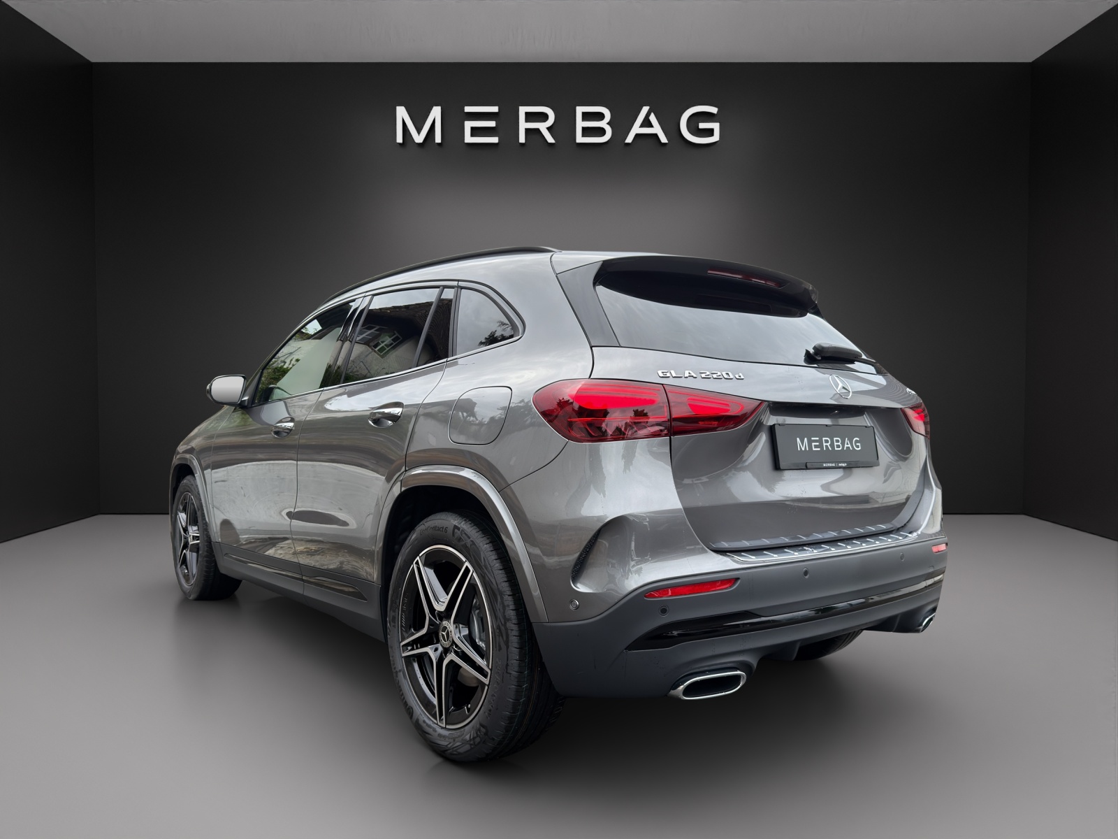 MERCEDES-BENZ GLA 220d 4Matic 8G-DCT-image-4