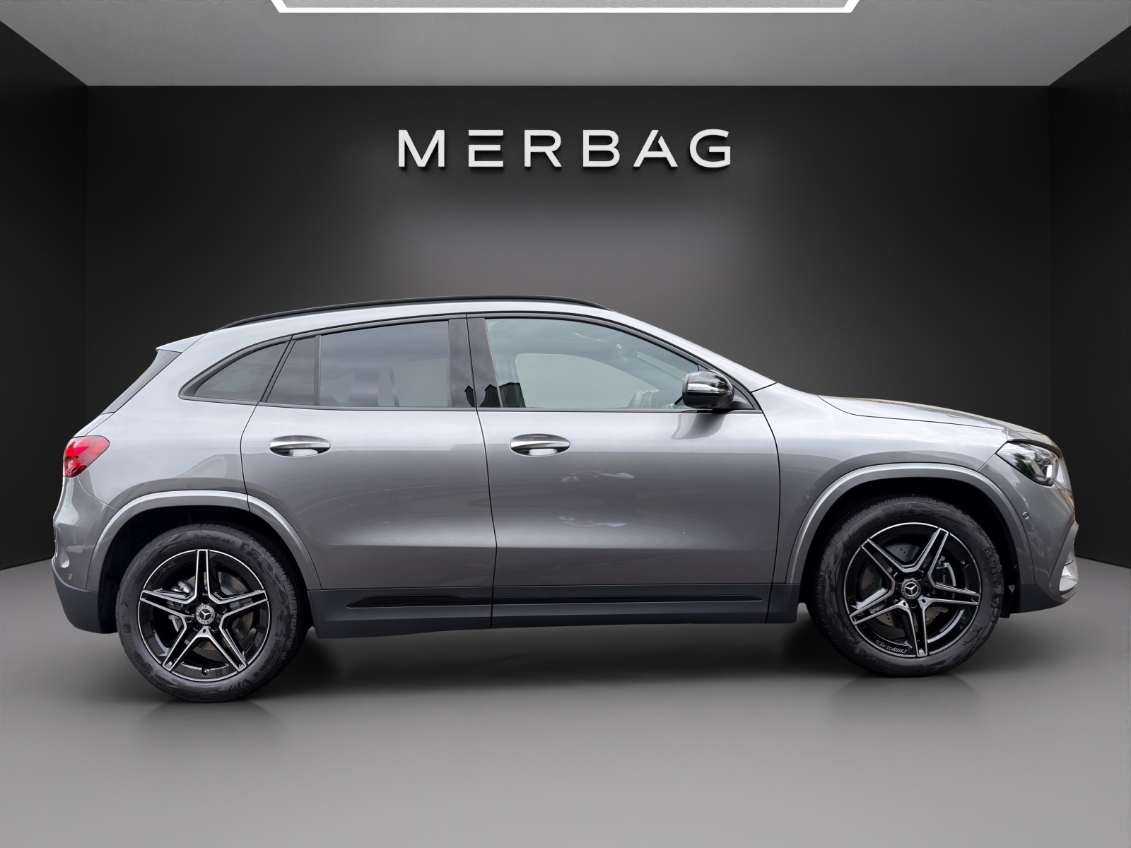 MERCEDES-BENZ GLA 220d 4Matic 8G-DCT-image-1