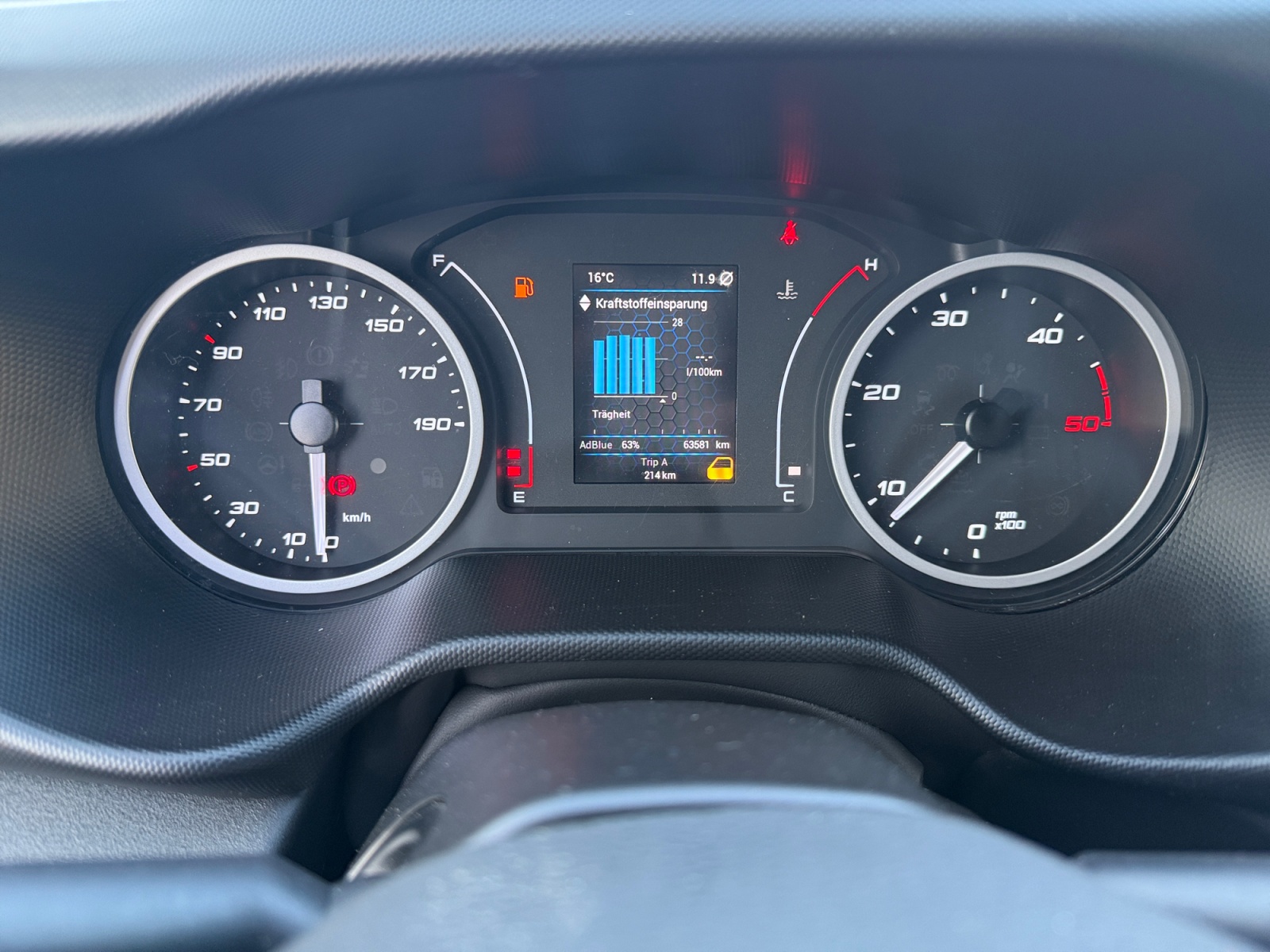 IVECO 35 C 16H-image-12