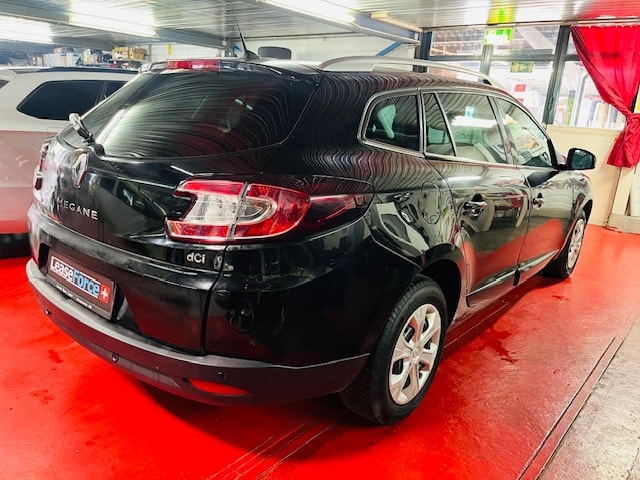 RENAULT Mégane Grandtour 1.5 dCi Bose EDC-image-7