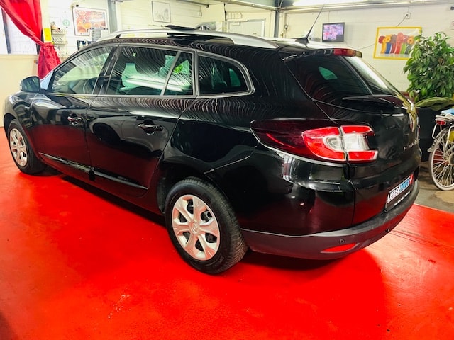 RENAULT Mégane Grandtour 1.5 dCi Bose EDC-image-5